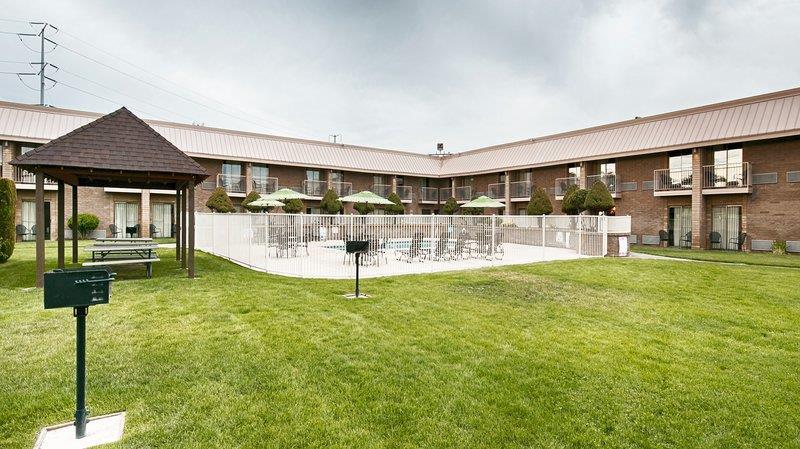 Best Western Plus Ahtanum Inn