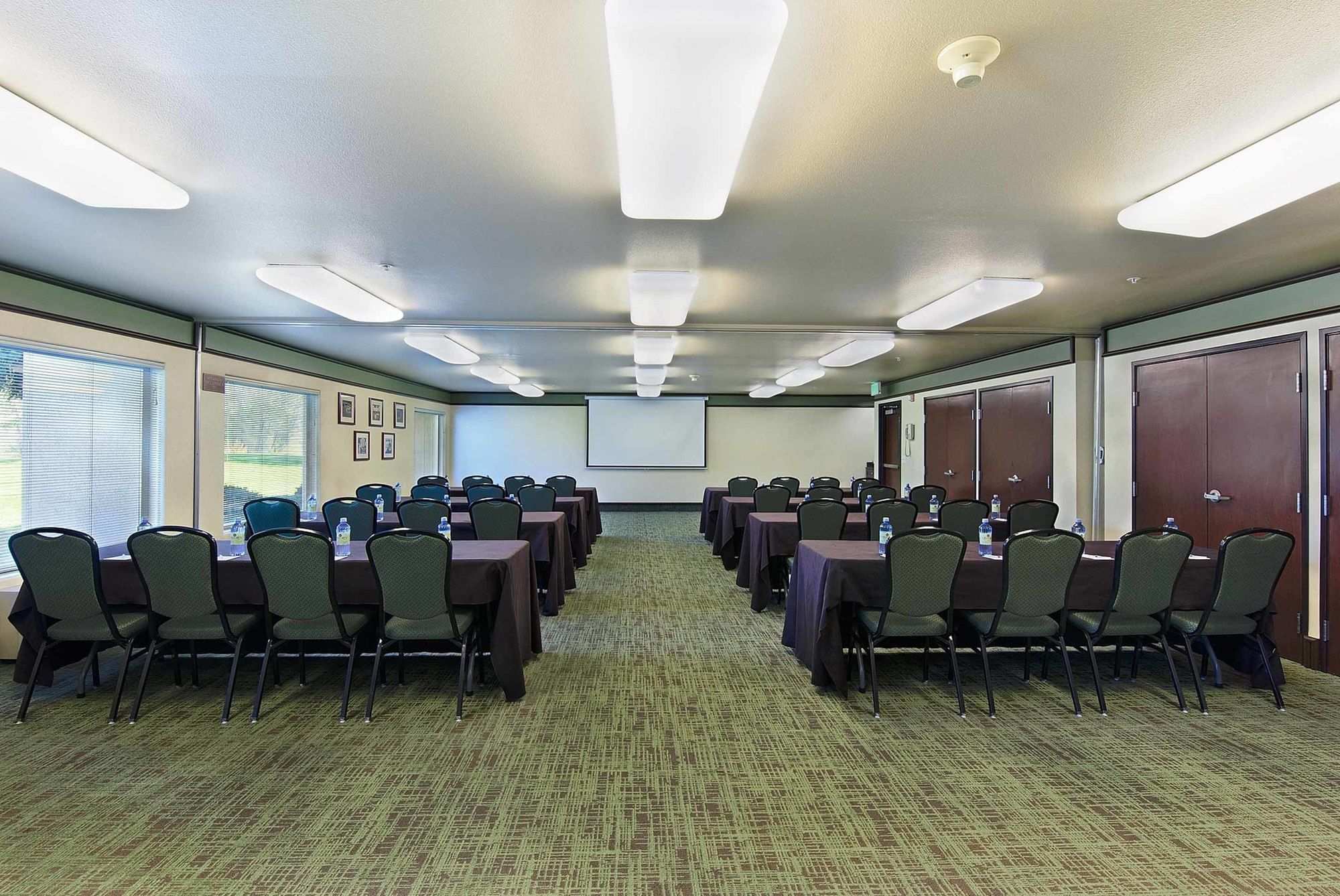 Oxford Suites Yakima
