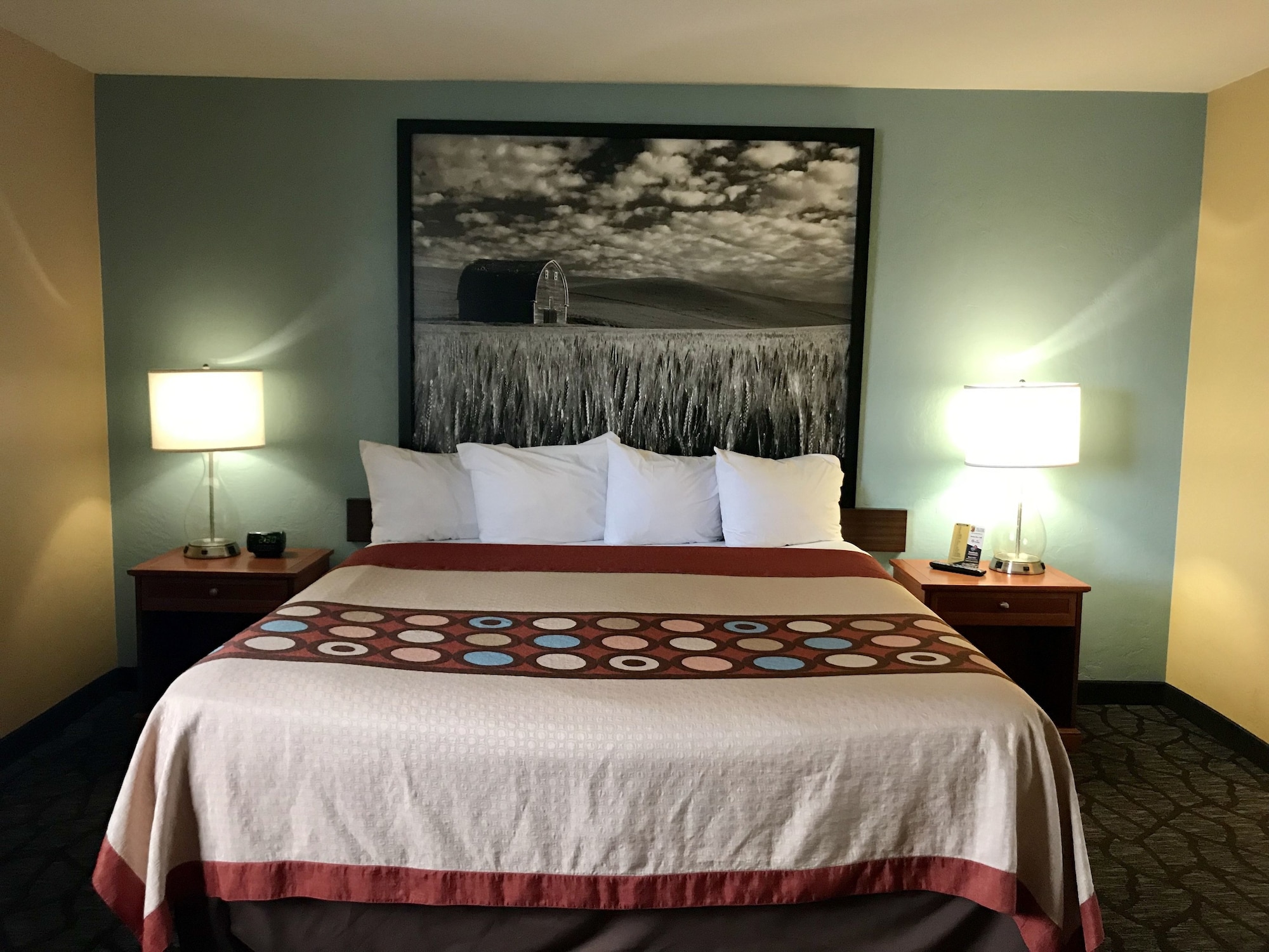 Super 8 by Wyndham Union Gap Yakima Area