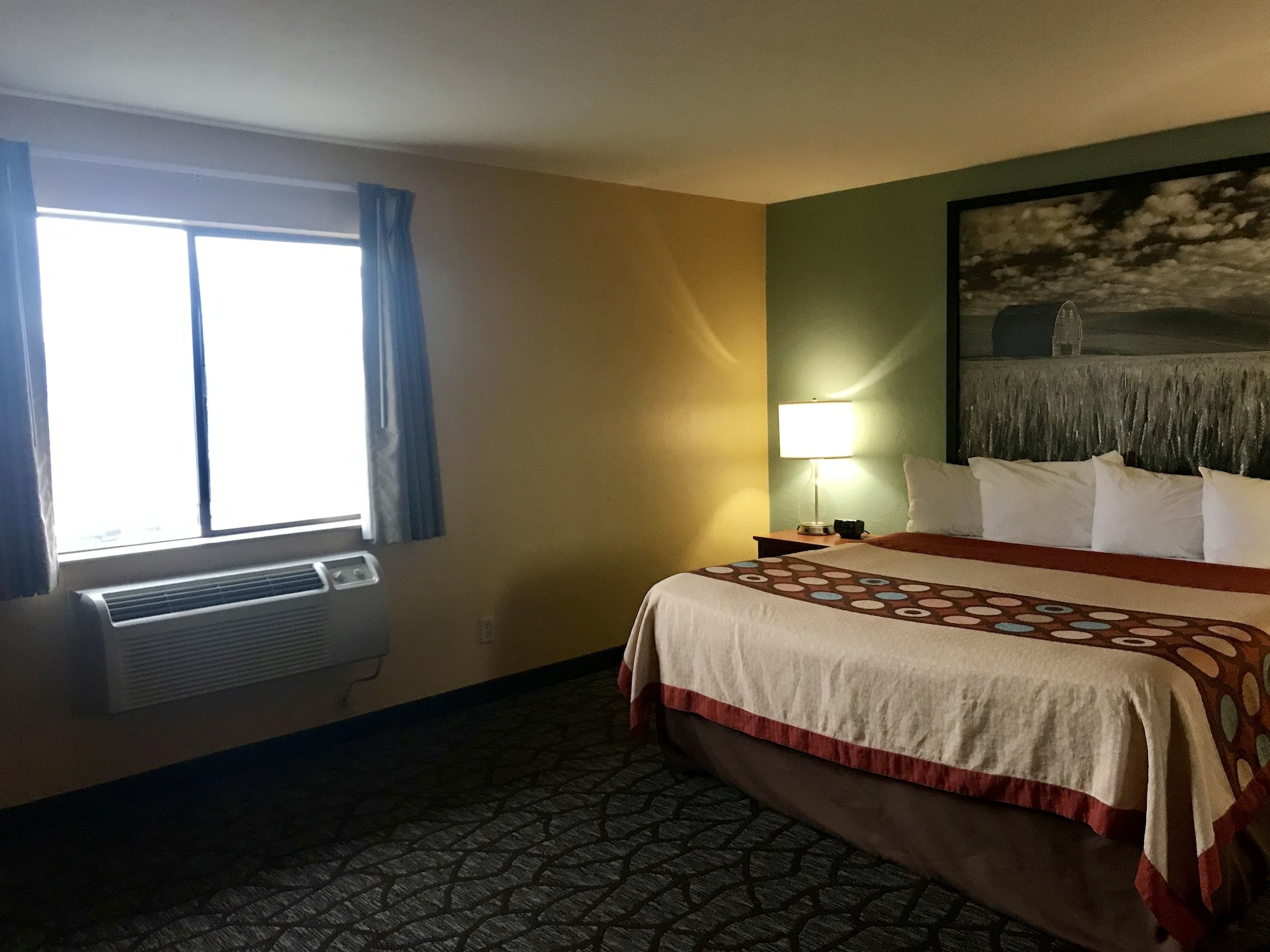 Super 8 by Wyndham Union Gap Yakima Area