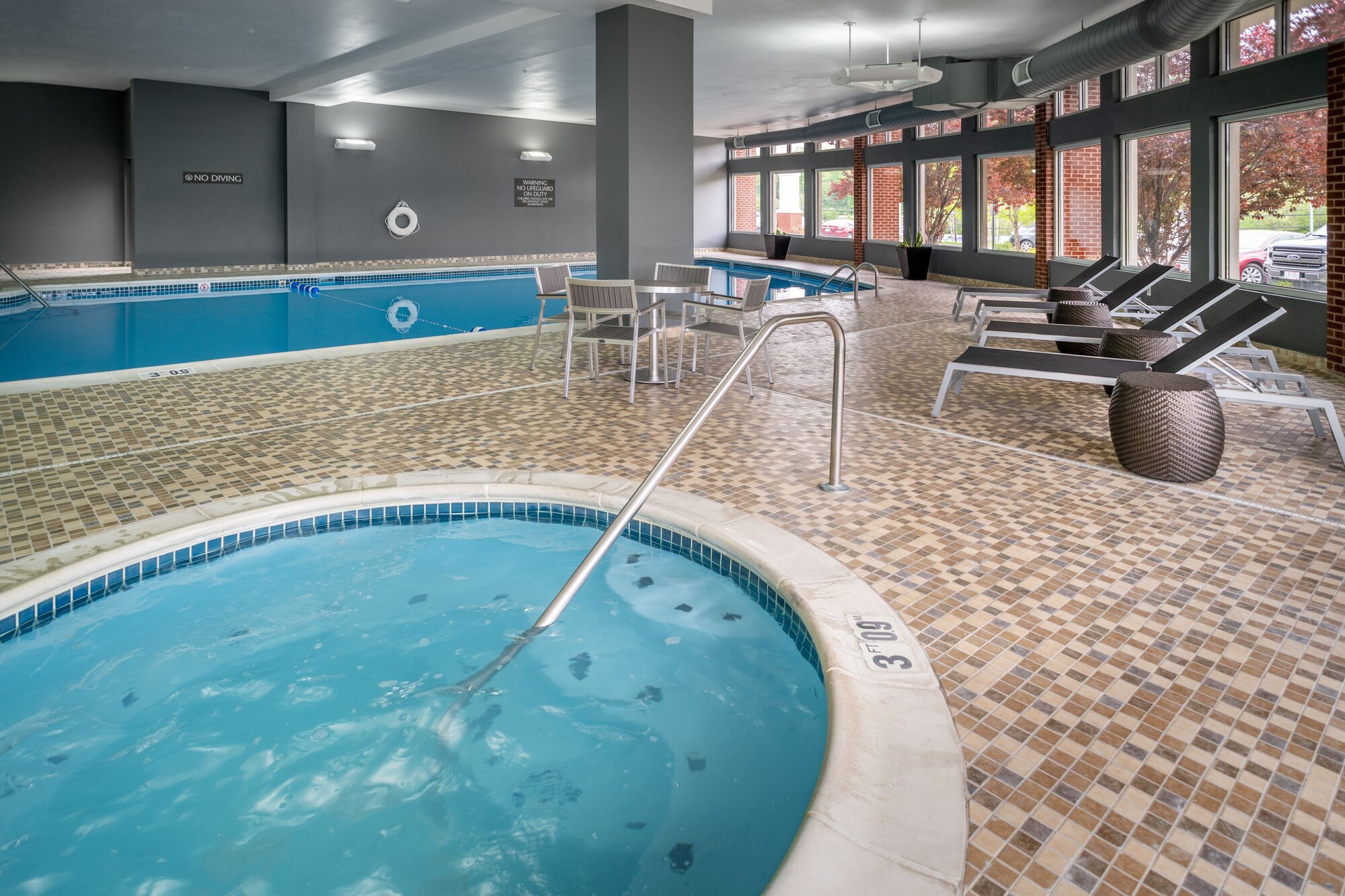 Delta Hotels Huntington Mall