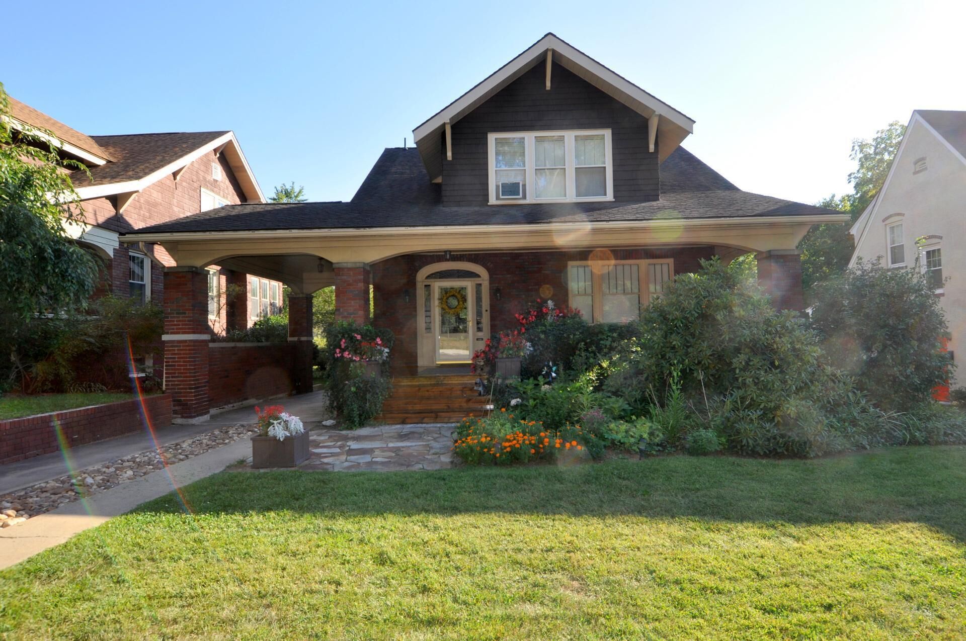 Aunt Beas Bungalow - Right In Town