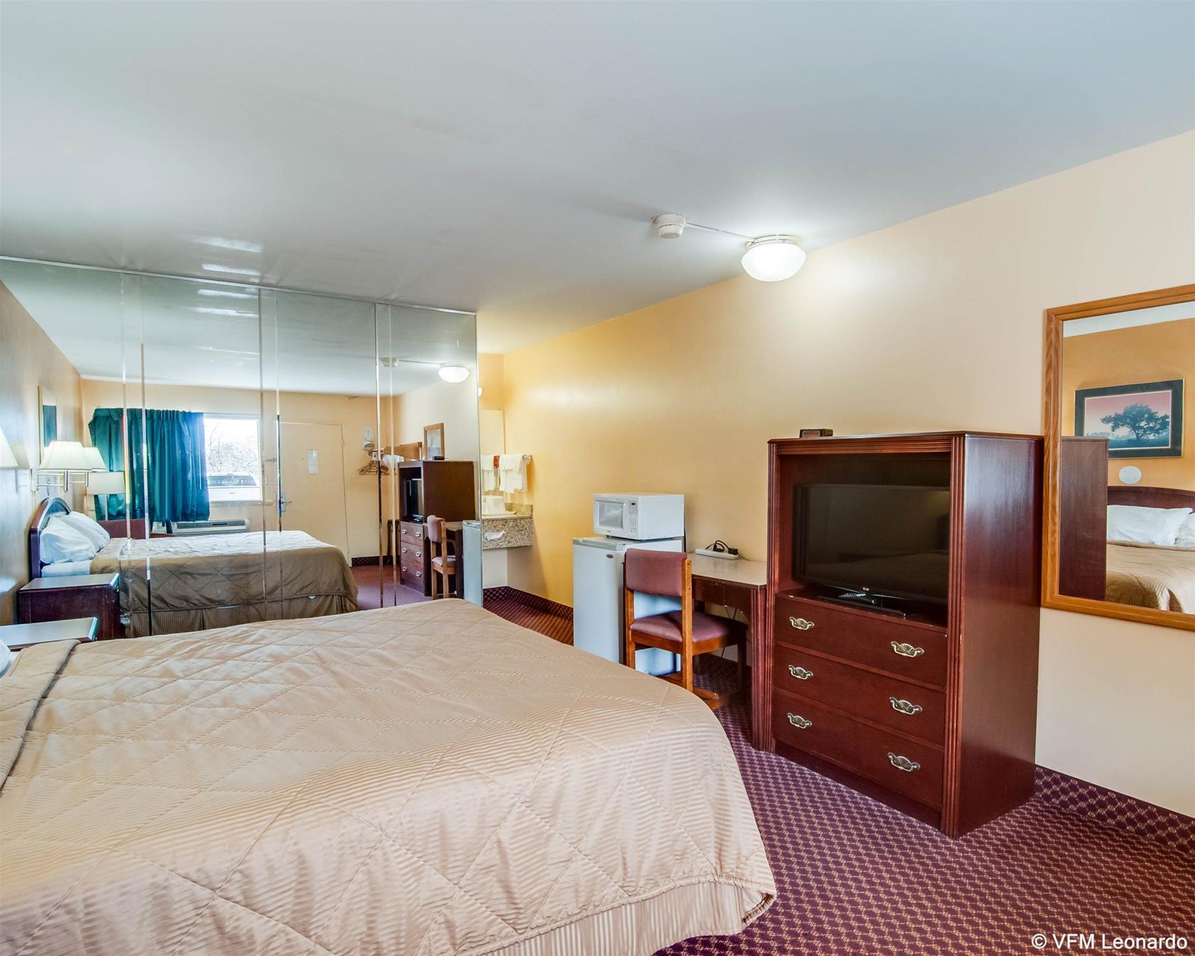 Econo Lodge Near Bluefield College