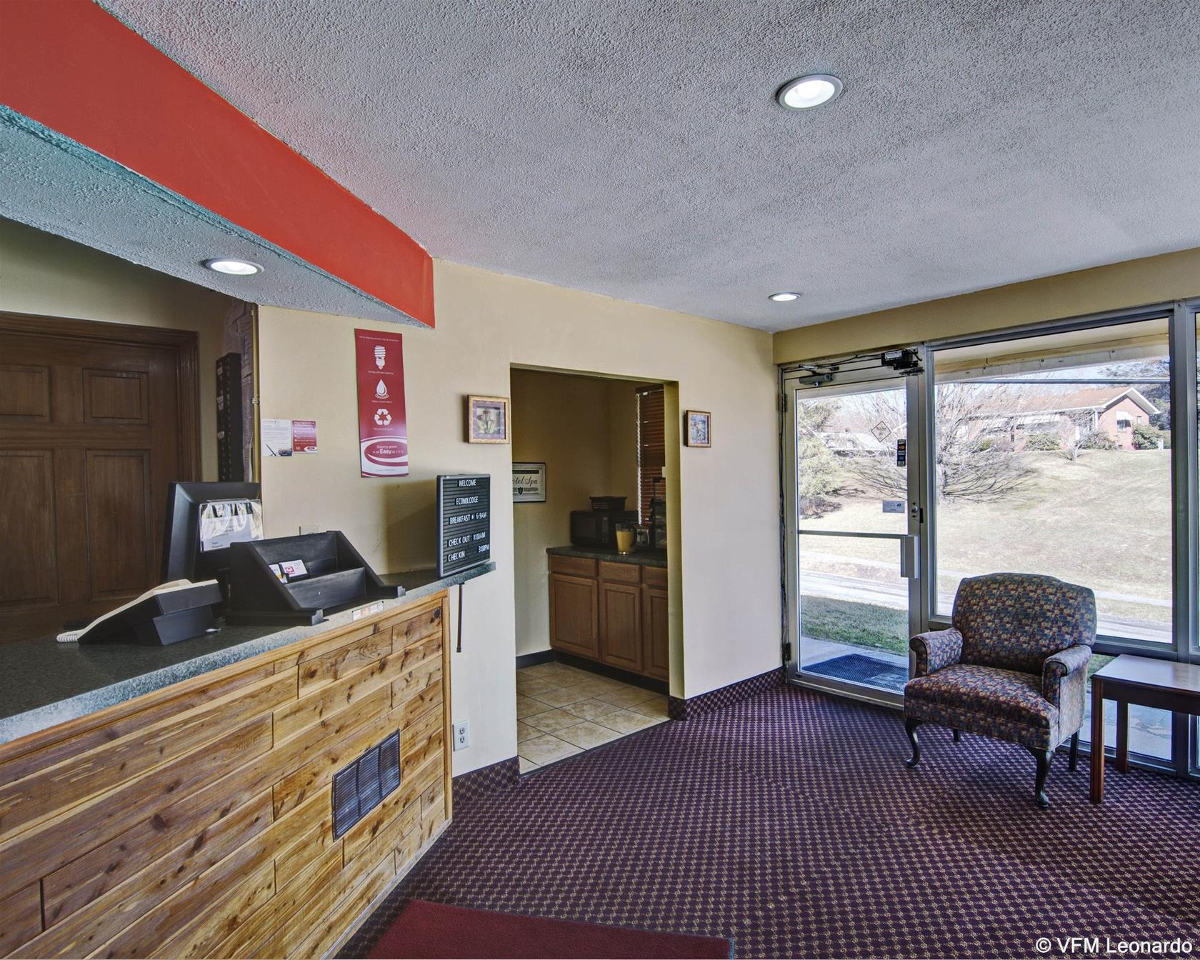 Econo Lodge Near Bluefield College