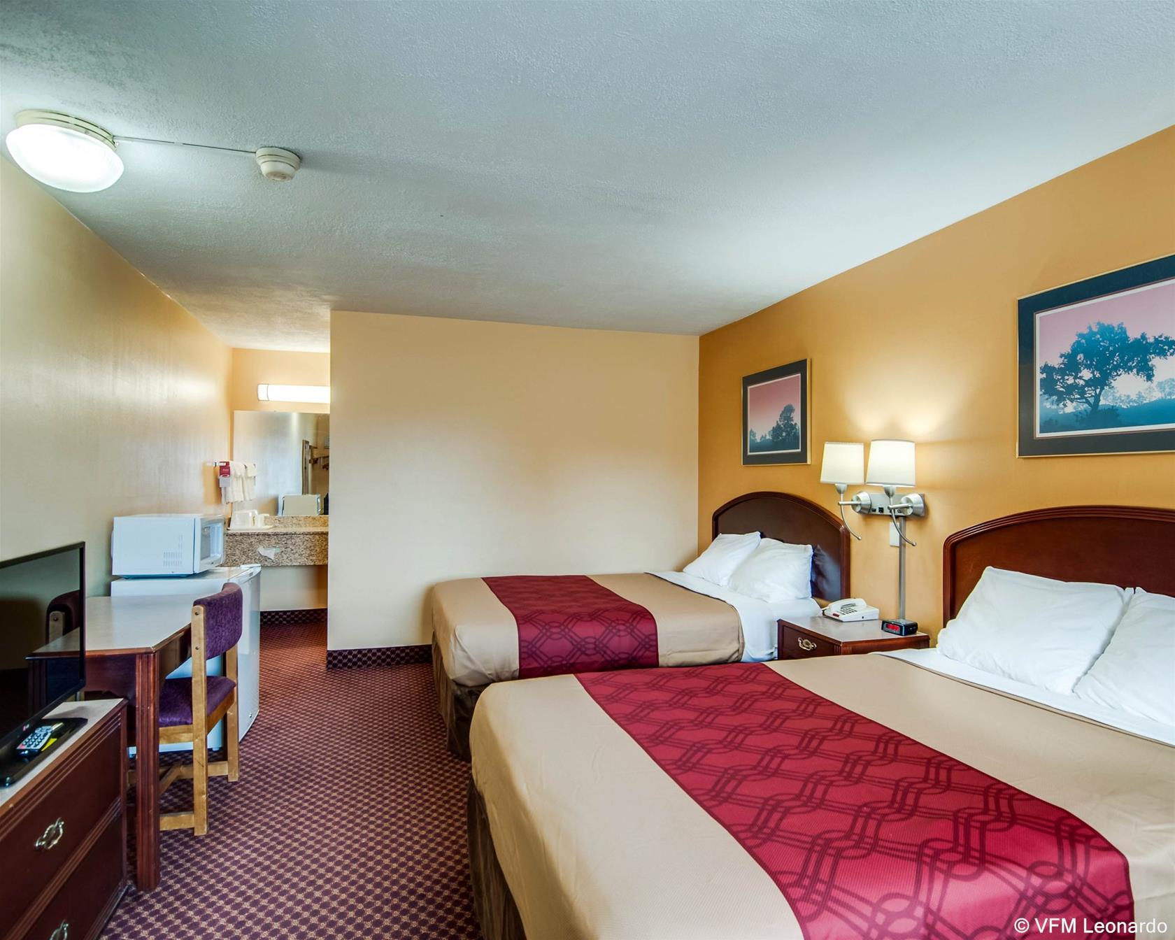 Econo Lodge Near Bluefield College
