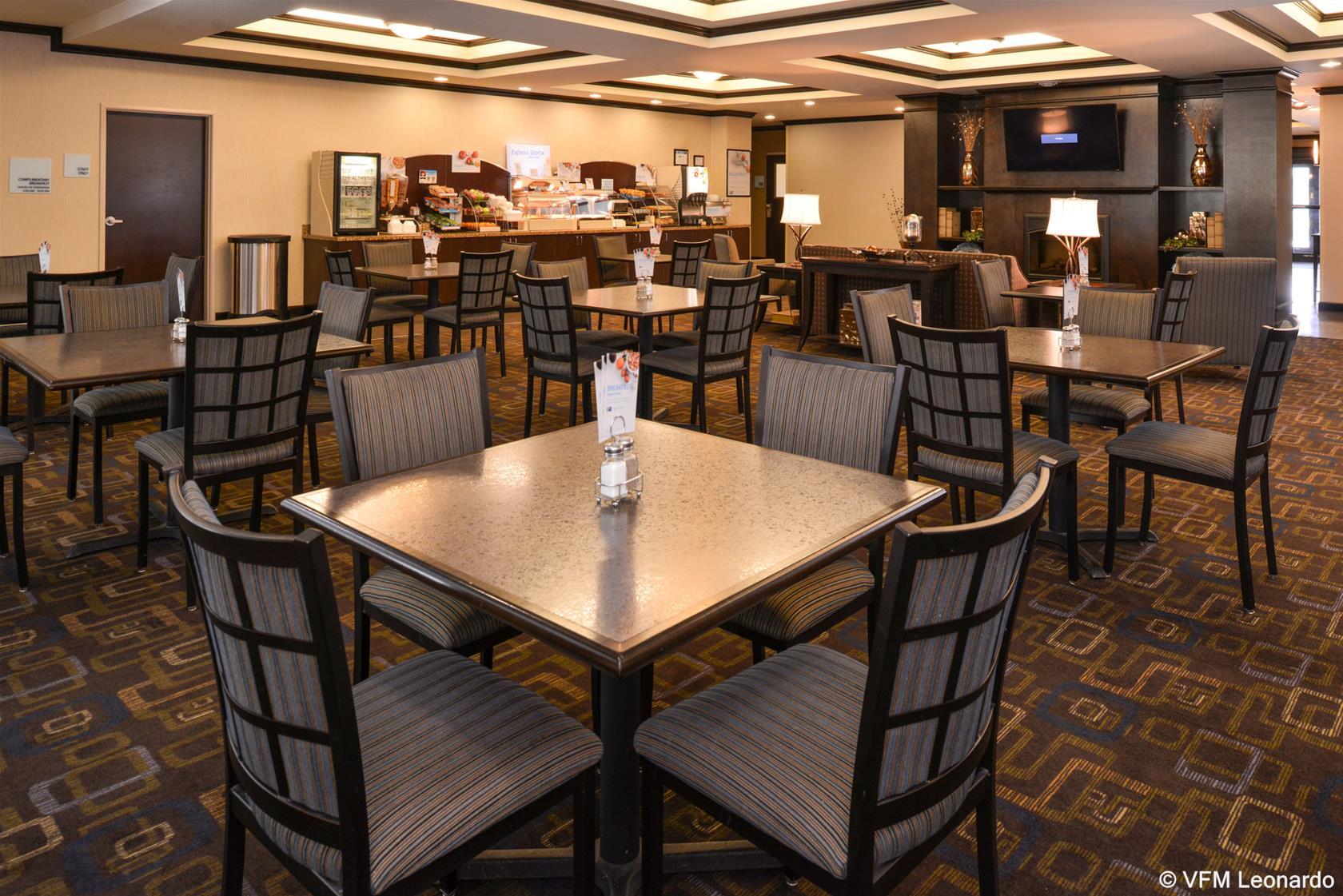 Holiday Inn Express Hotel & Suites Bridgeport