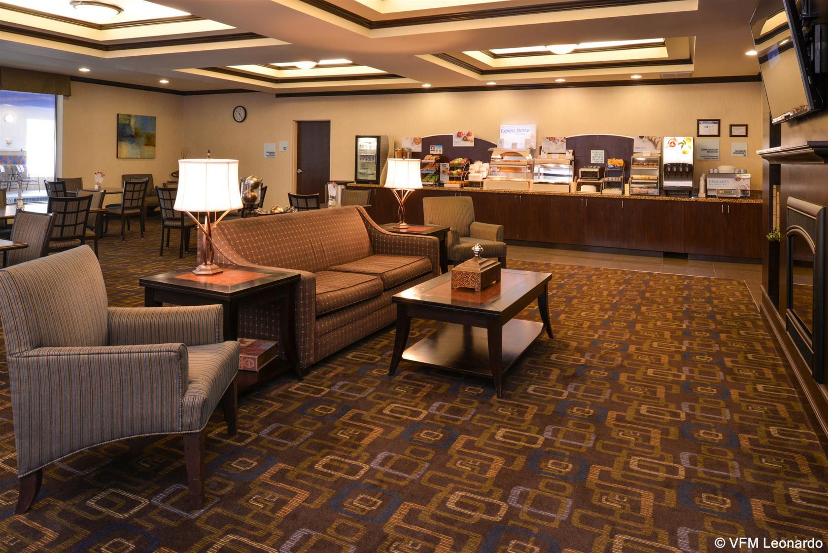 Holiday Inn Express Hotel & Suites Bridgeport