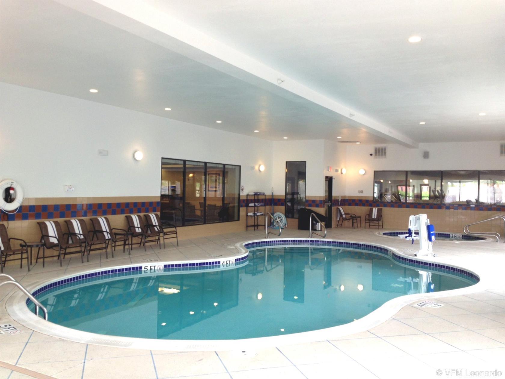 Holiday Inn Express Hotel & Suites Bridgeport