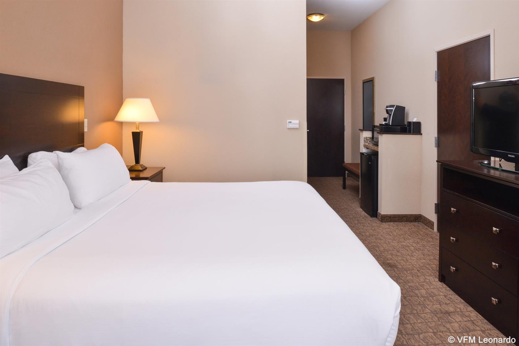 Holiday Inn Express Hotel & Suites Bridgeport