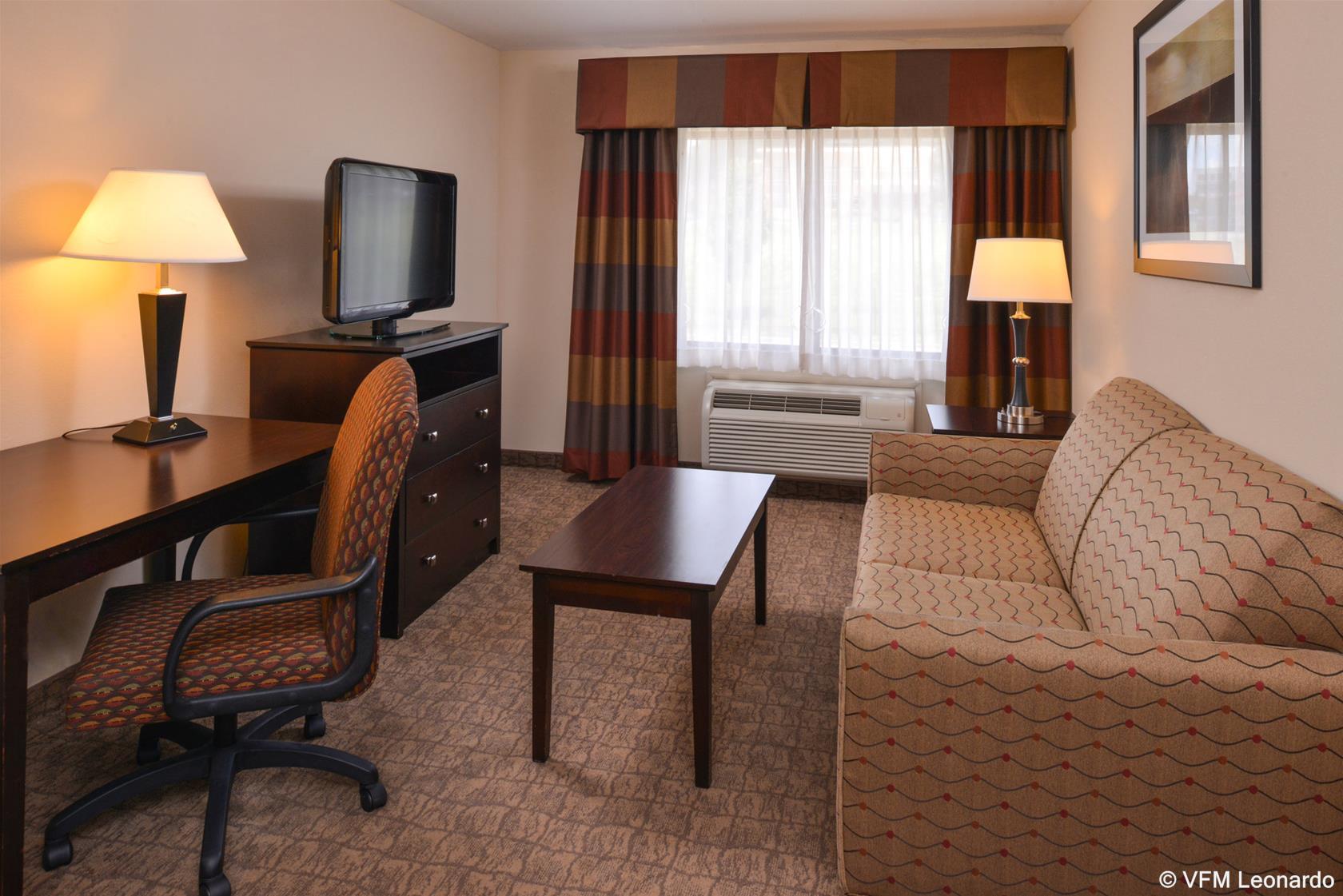 Holiday Inn Express Hotel & Suites Bridgeport