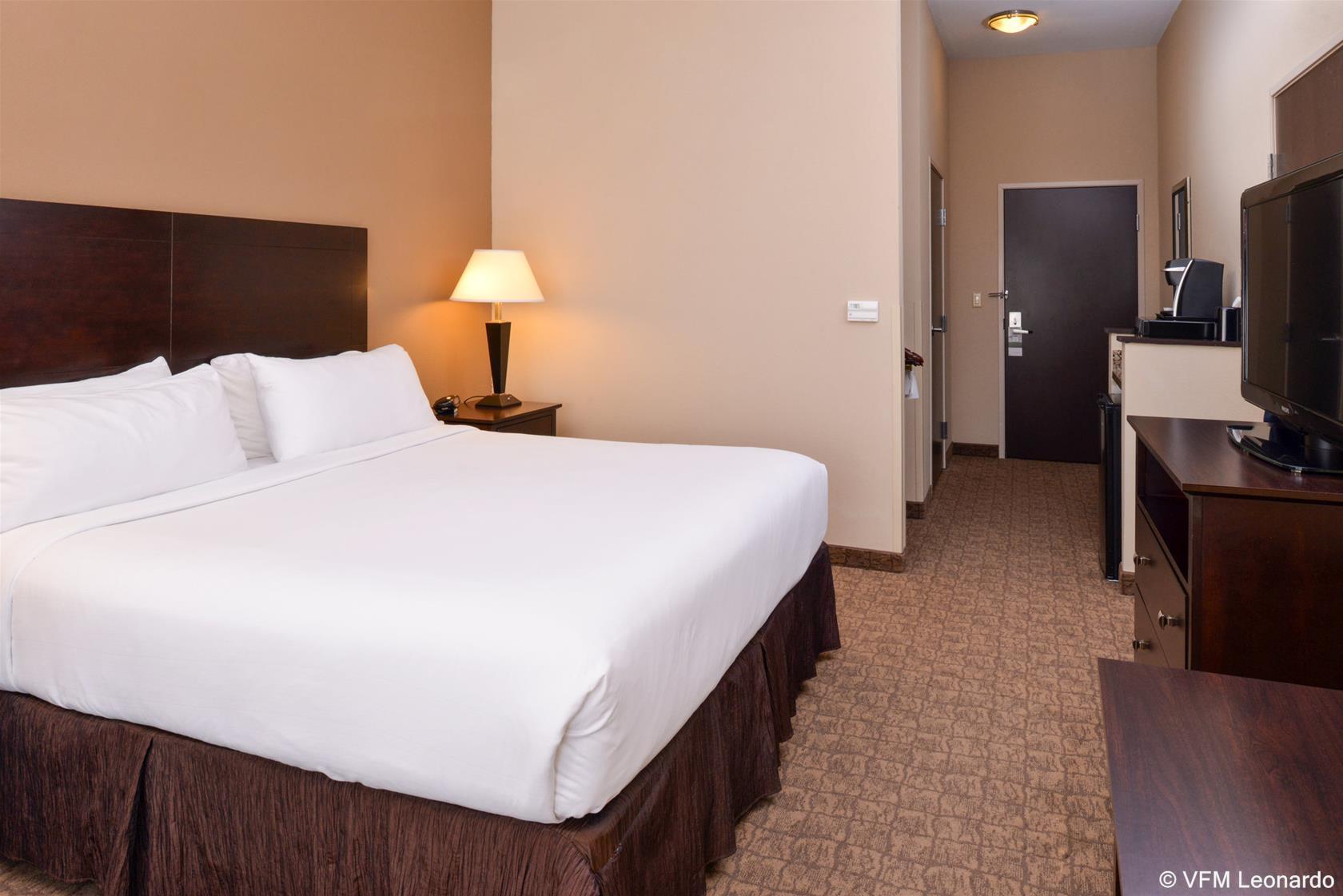 Holiday Inn Express Hotel & Suites Bridgeport