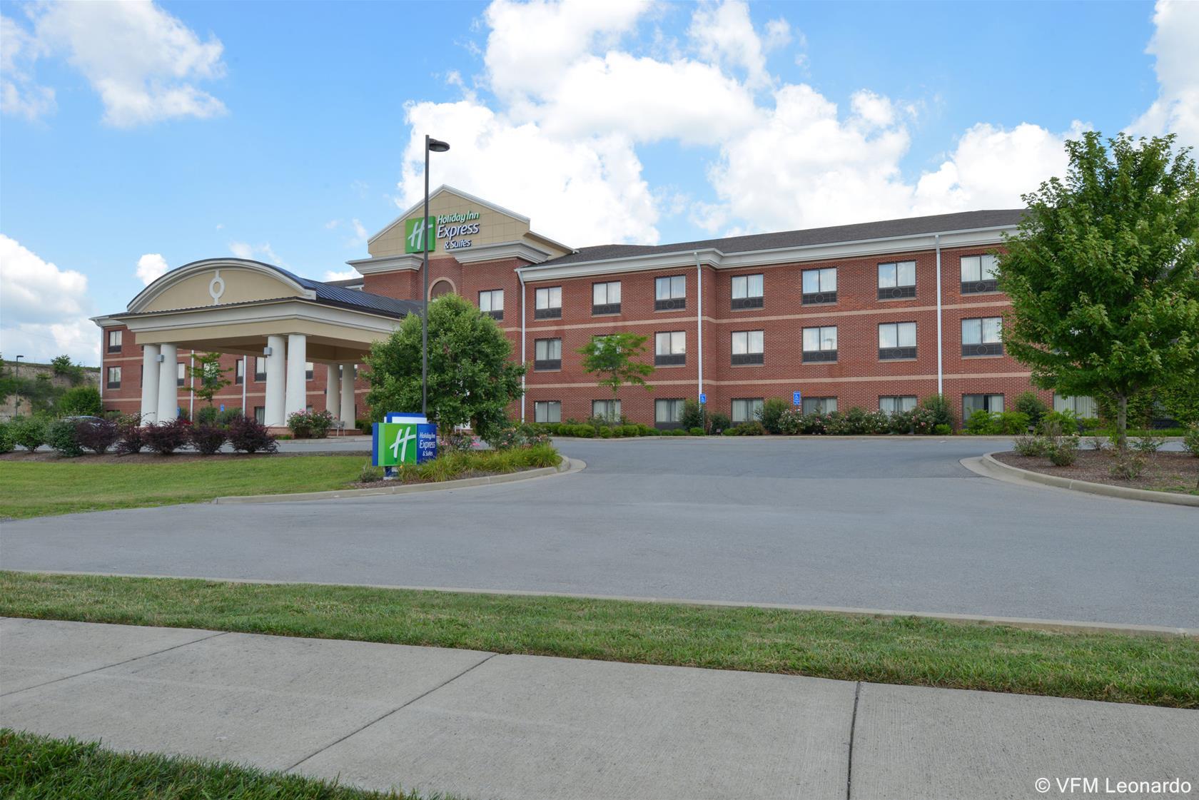 Holiday Inn Express Hotel & Suites Bridgeport