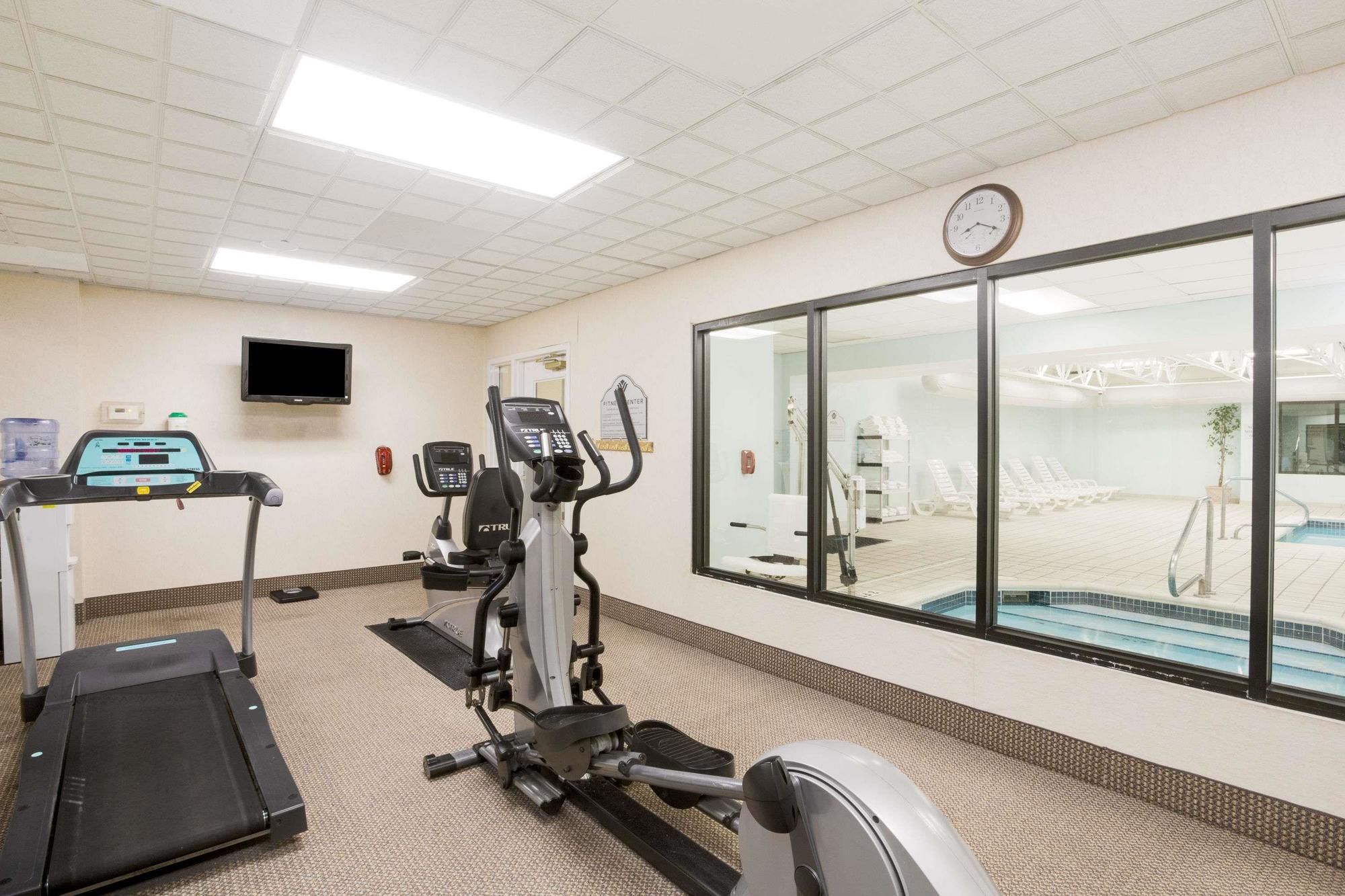 Wingate by Wyndham Bridgeport