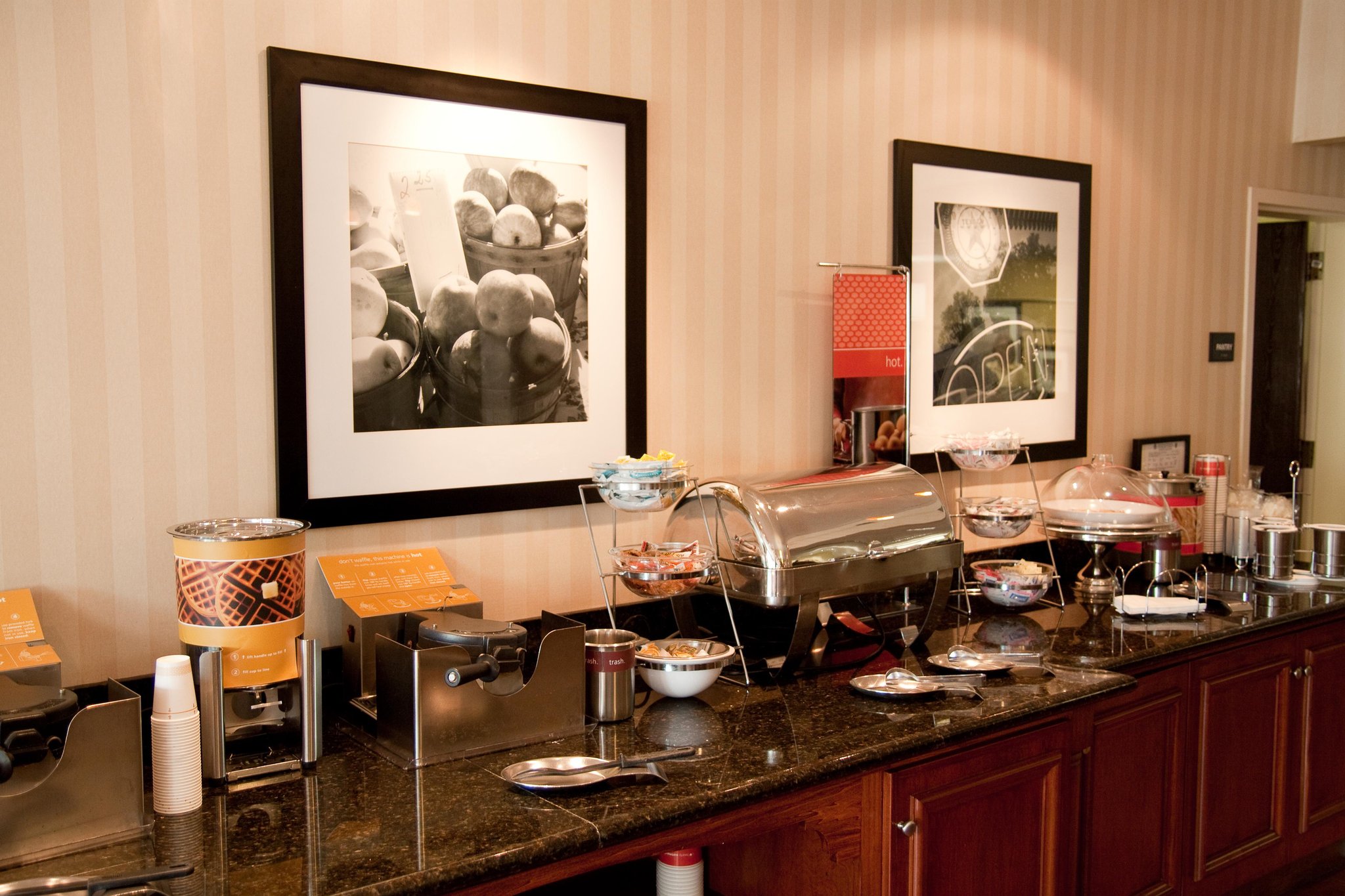 Hampton Inn Charleston Downtown - Civic Center