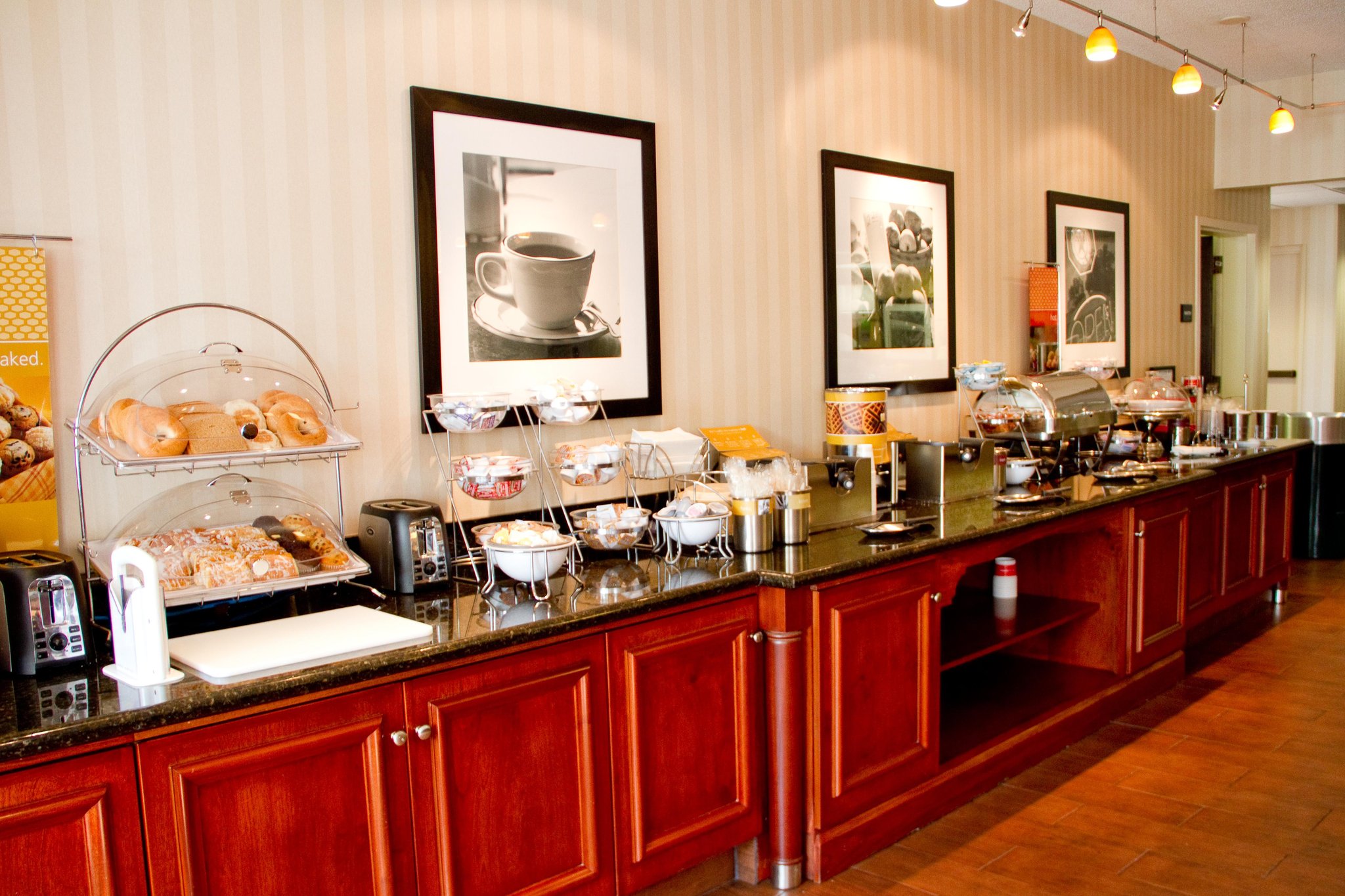 Hampton Inn Charleston Downtown - Civic Center