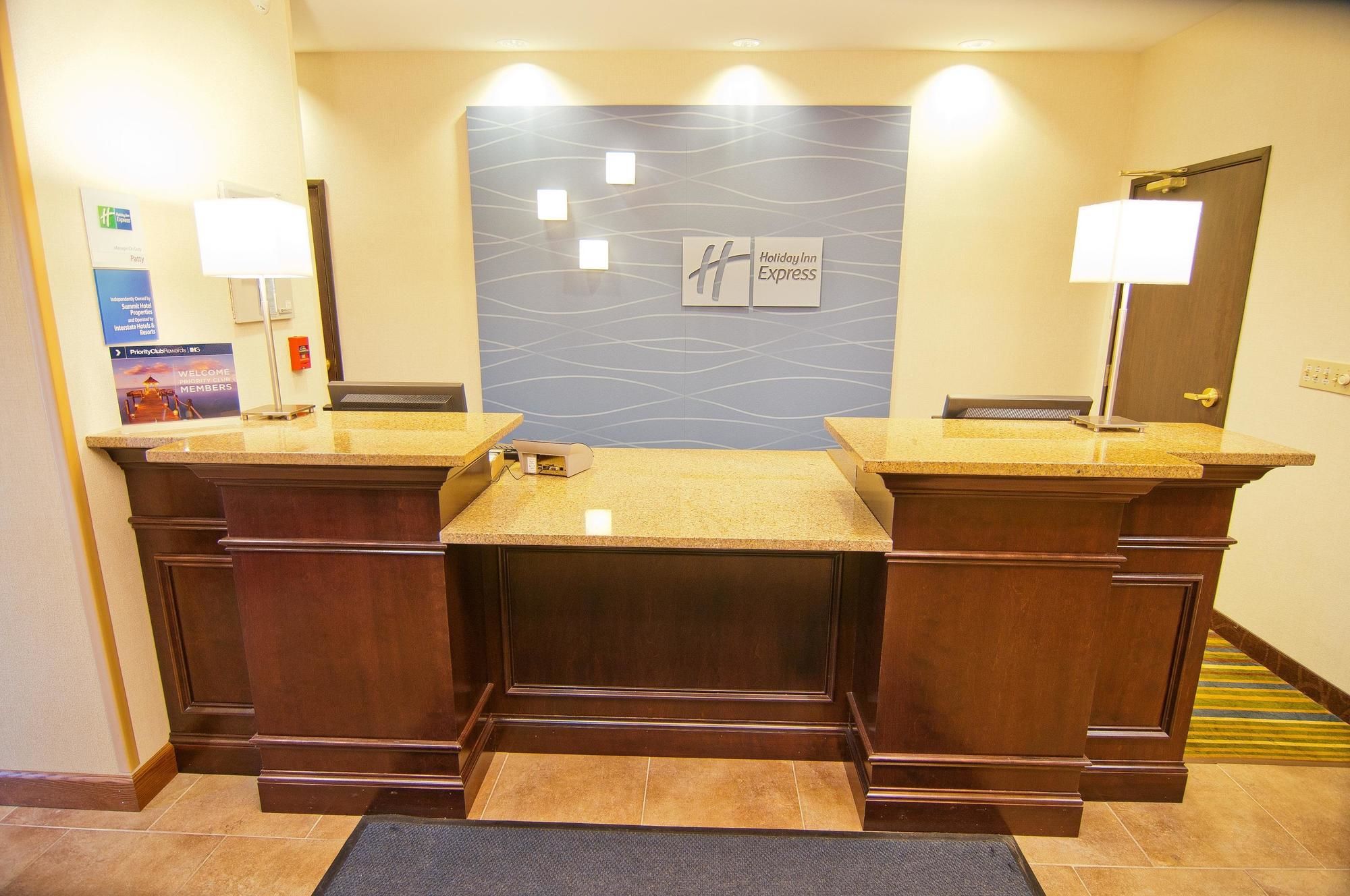 Holiday Inn Express Charleston-Kanawha City