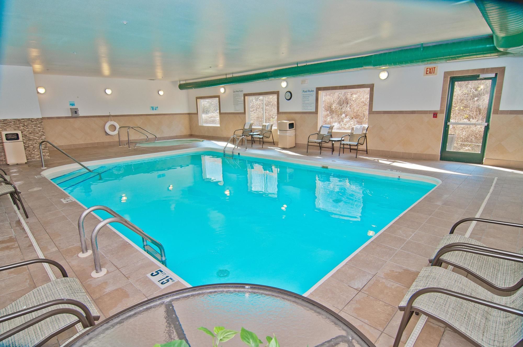 Holiday Inn Express Charleston-Kanawha City