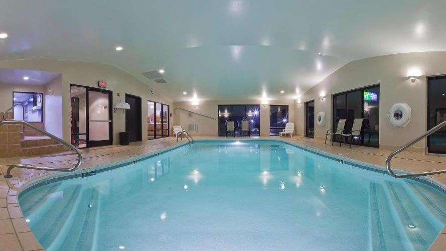 Holiday Inn Express Hotel & Suites Charleston - Southridge