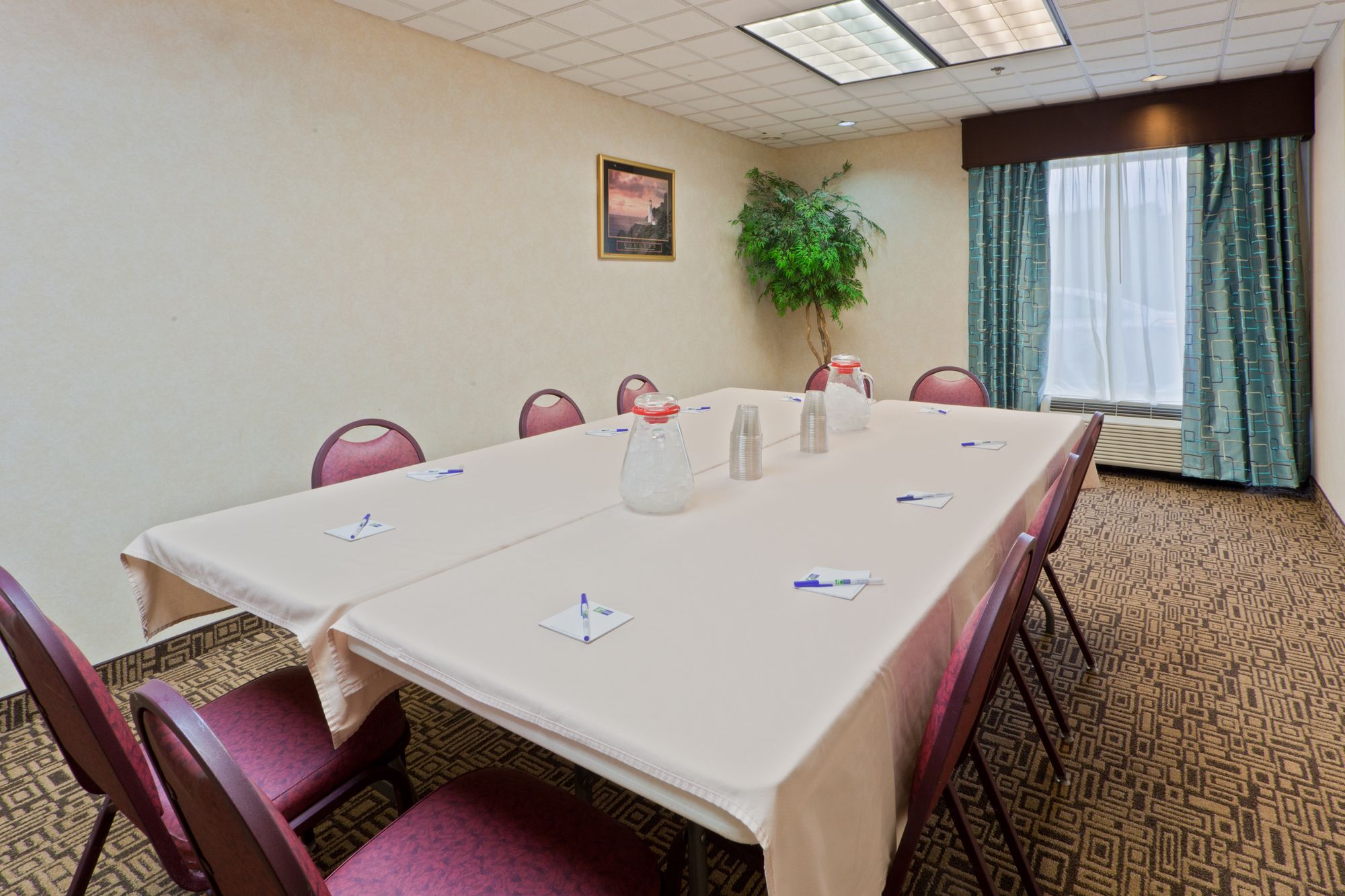 Holiday Inn Express Hotel & Suites Charleston - Southridge