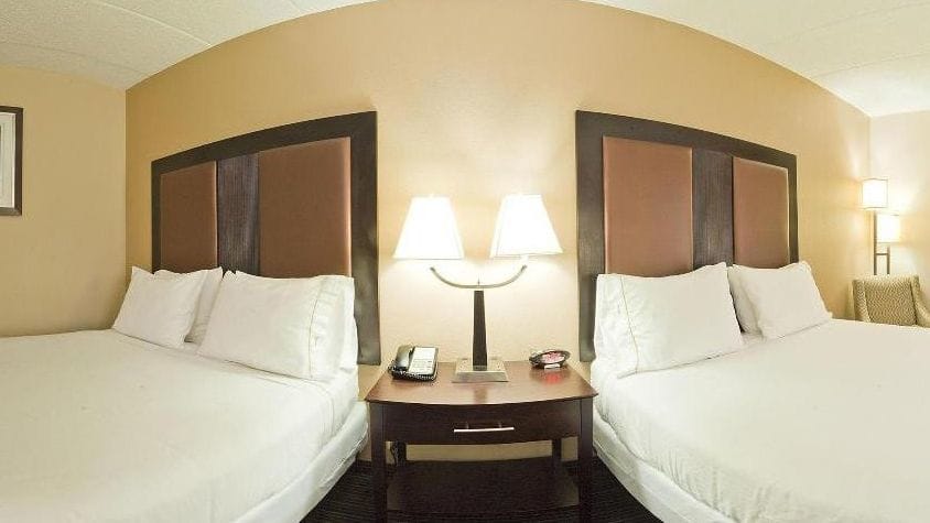 Holiday Inn Express Hotel & Suites Charleston - Southridge