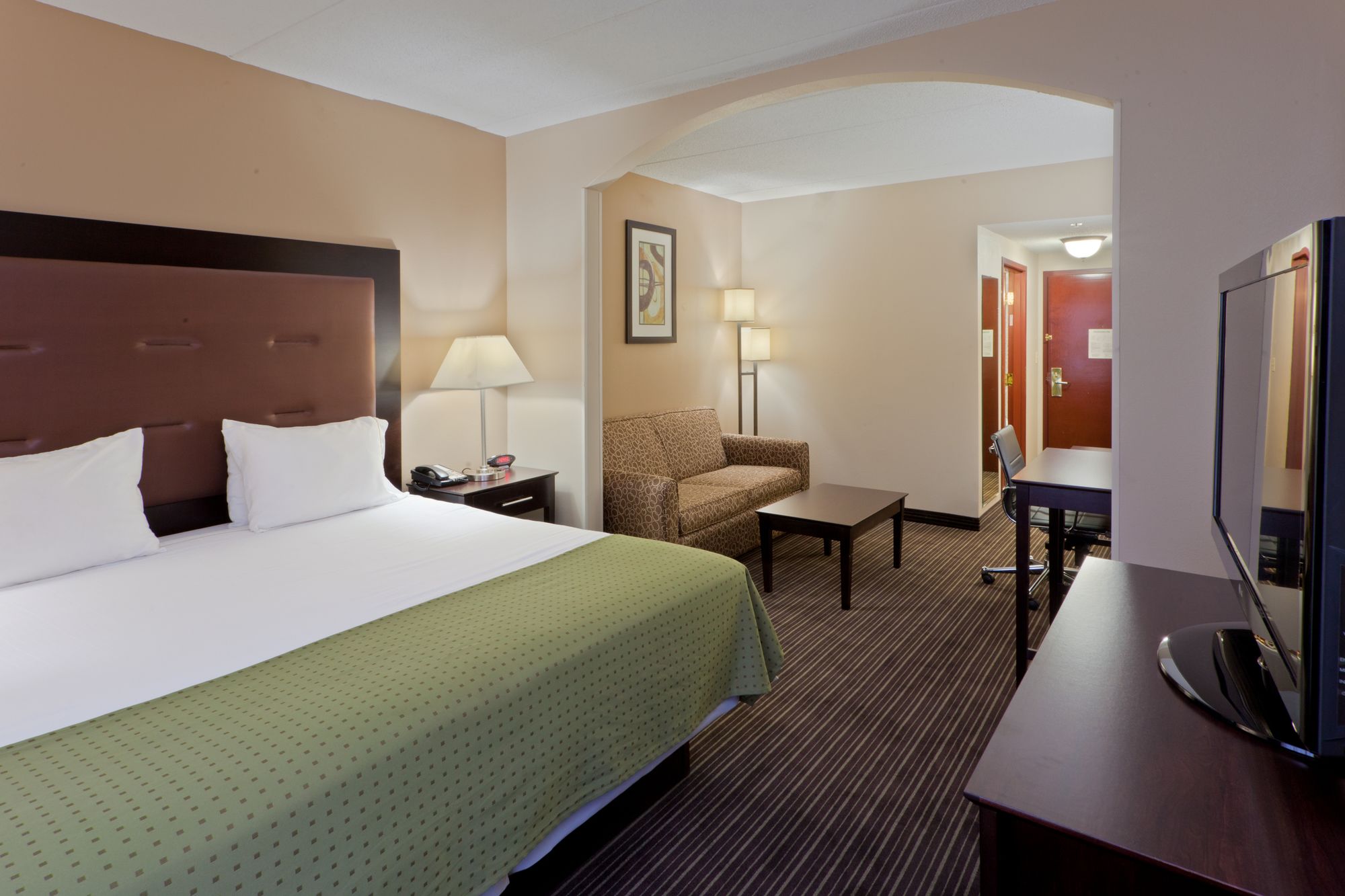 Holiday Inn Express Hotel & Suites Charleston - Southridge