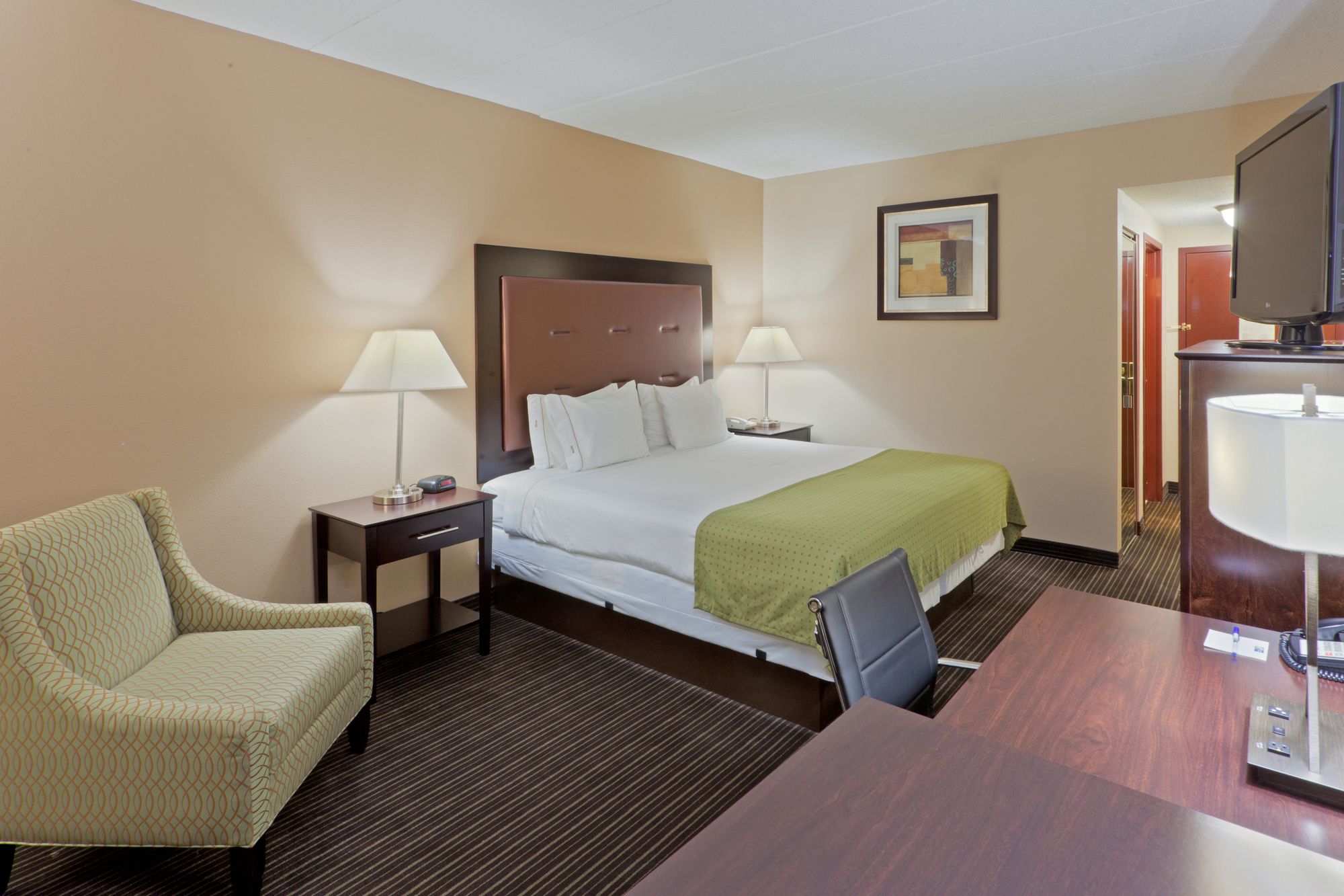 Holiday Inn Express Hotel & Suites Charleston - Southridge