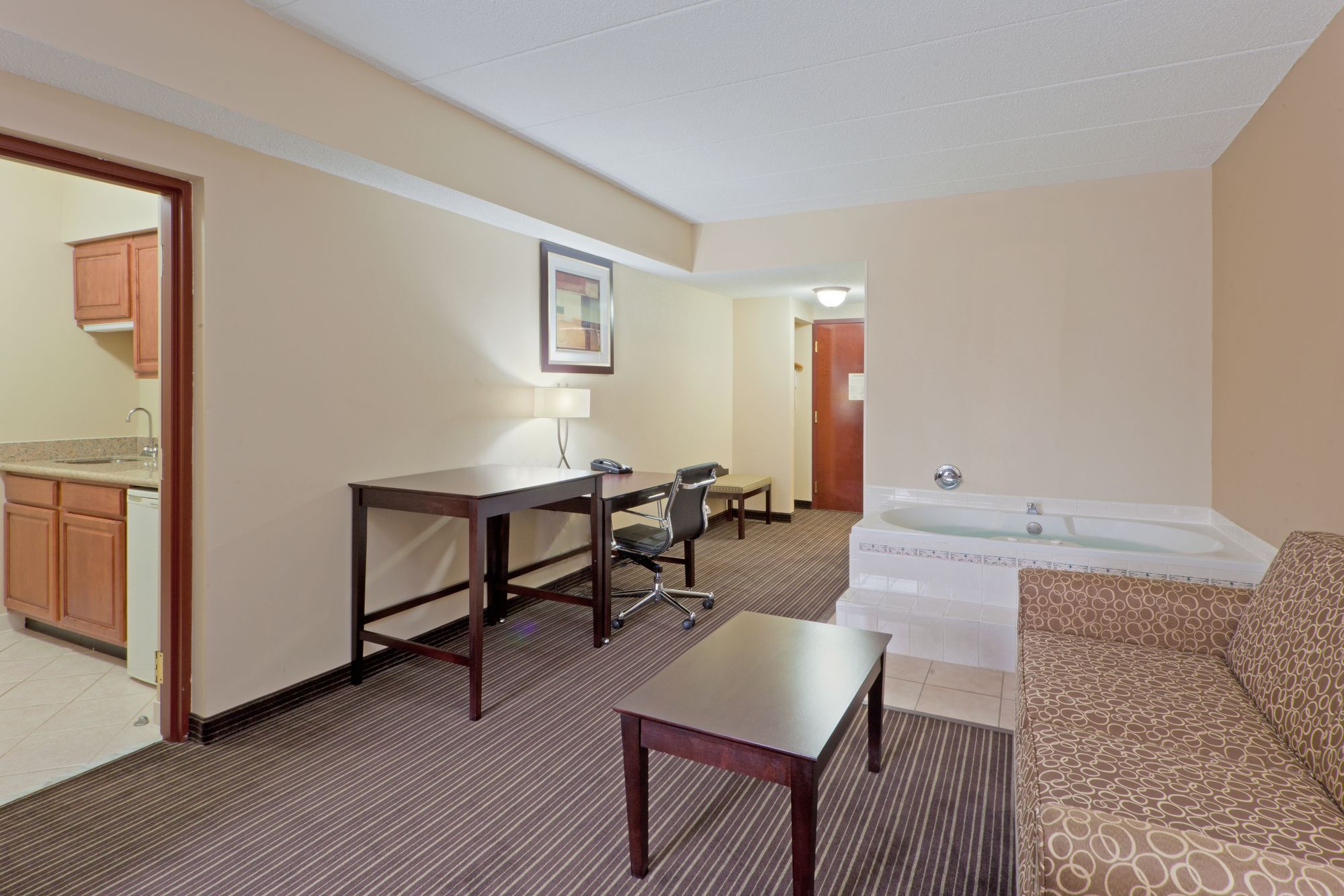 Holiday Inn Express Hotel & Suites Charleston - Southridge