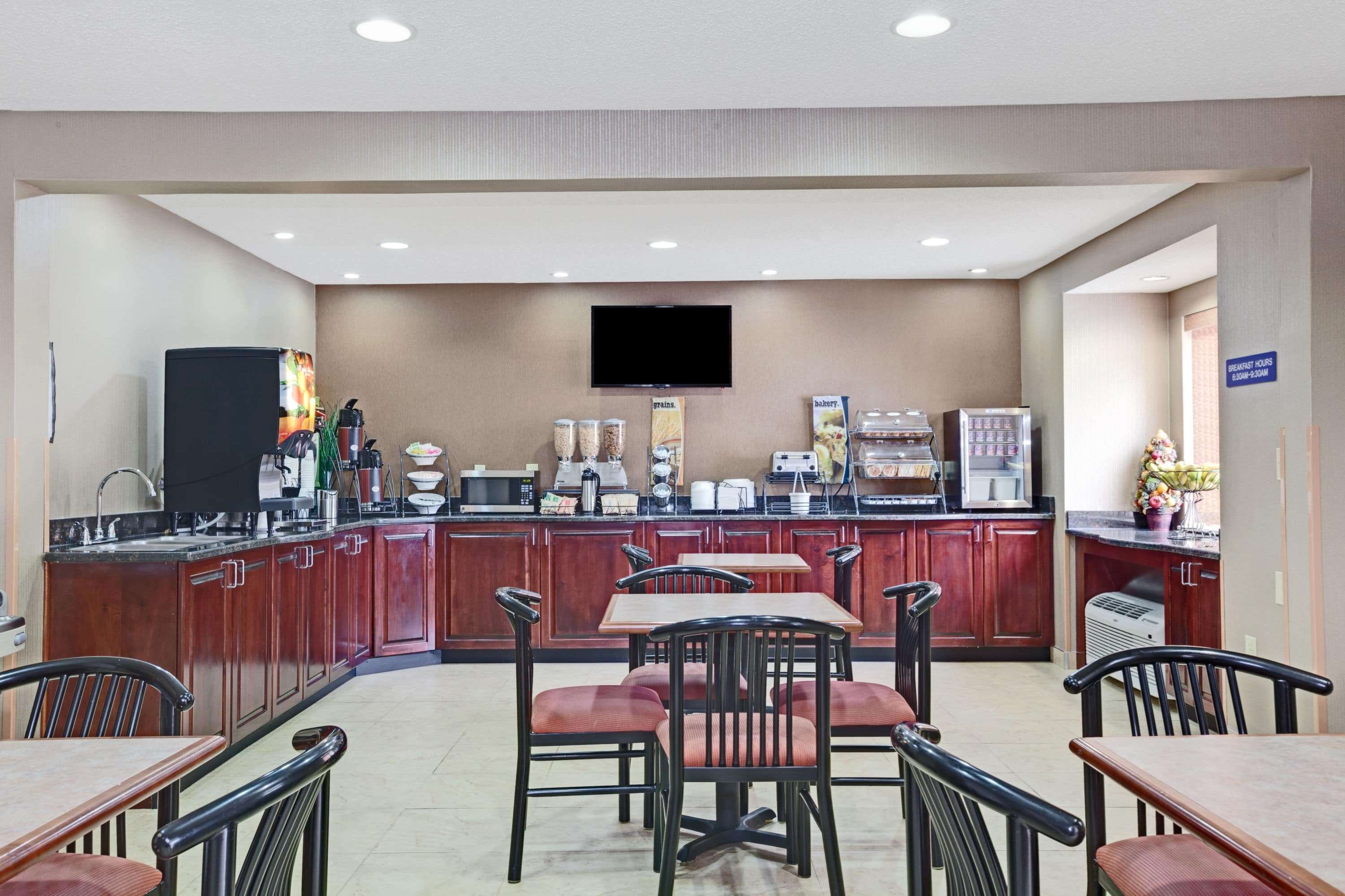 Microtel Inn & Suites by Wyndham Charleston WV