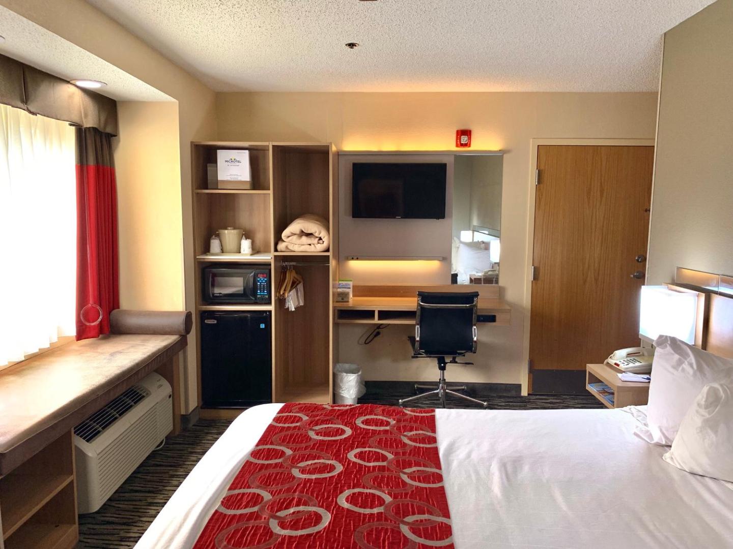 Microtel Inn & Suites by Wyndham Charleston WV
