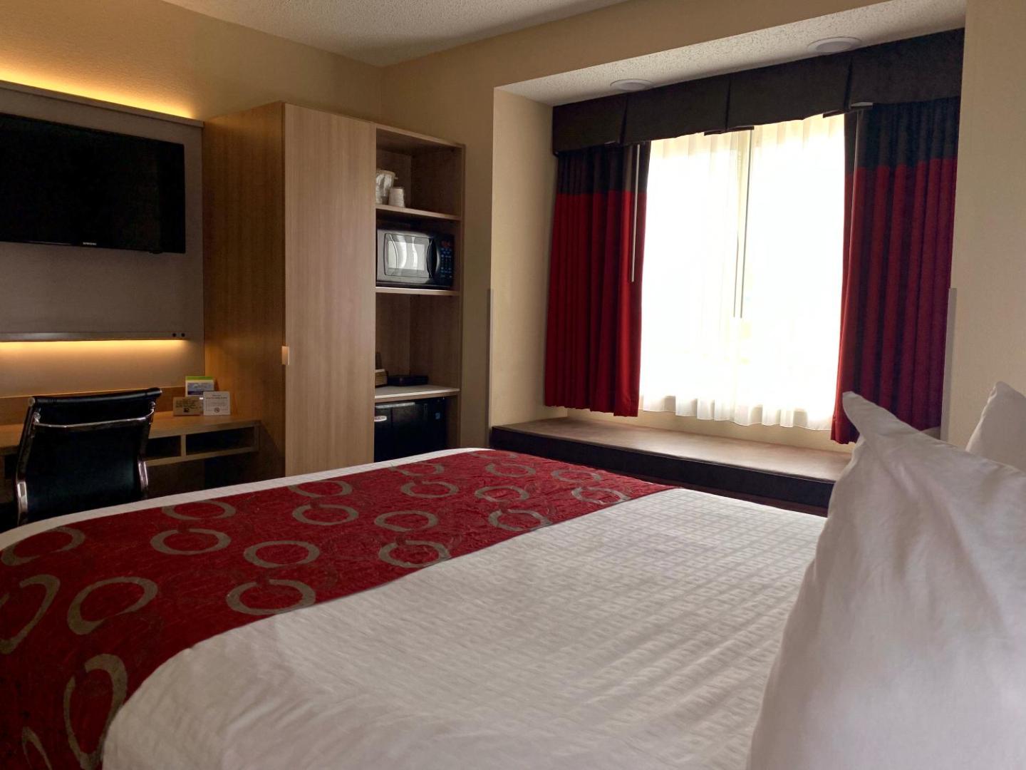 Microtel Inn & Suites by Wyndham Charleston WV