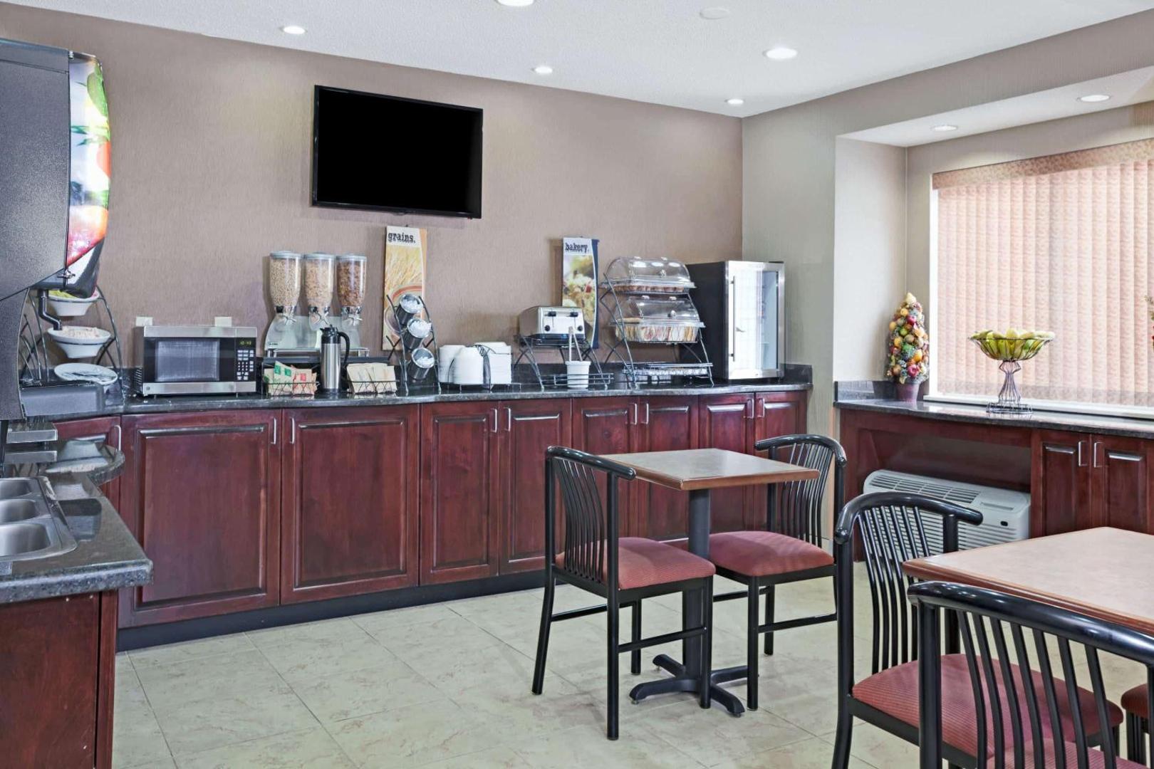 Microtel Inn & Suites by Wyndham Charleston WV
