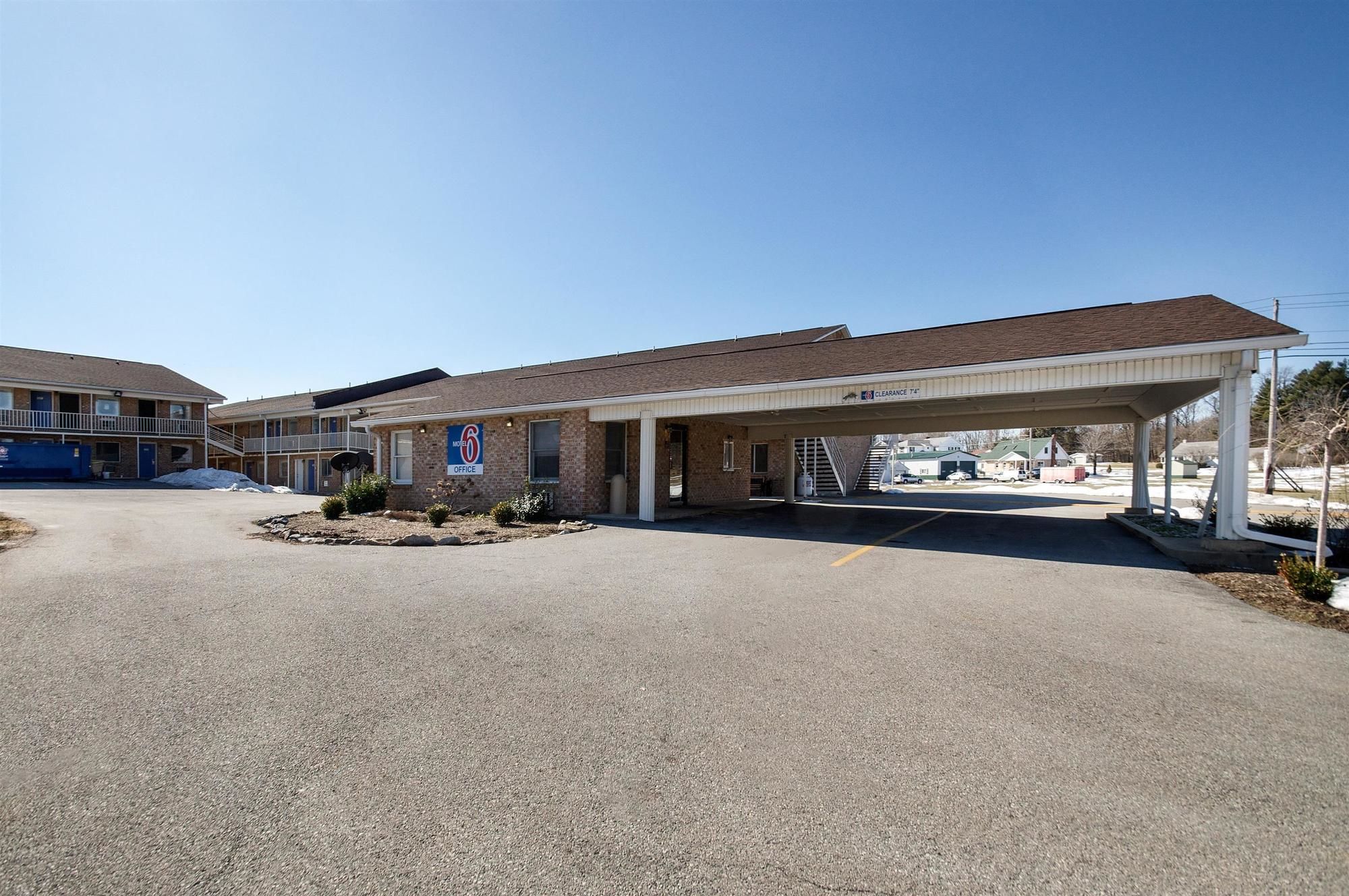 Motel 6 Charles Town