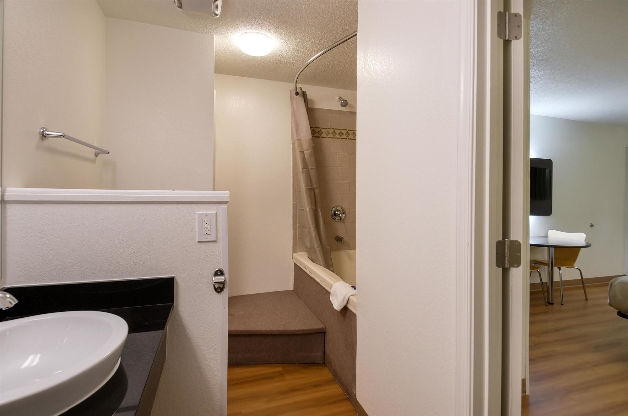 Motel 6 Charles Town