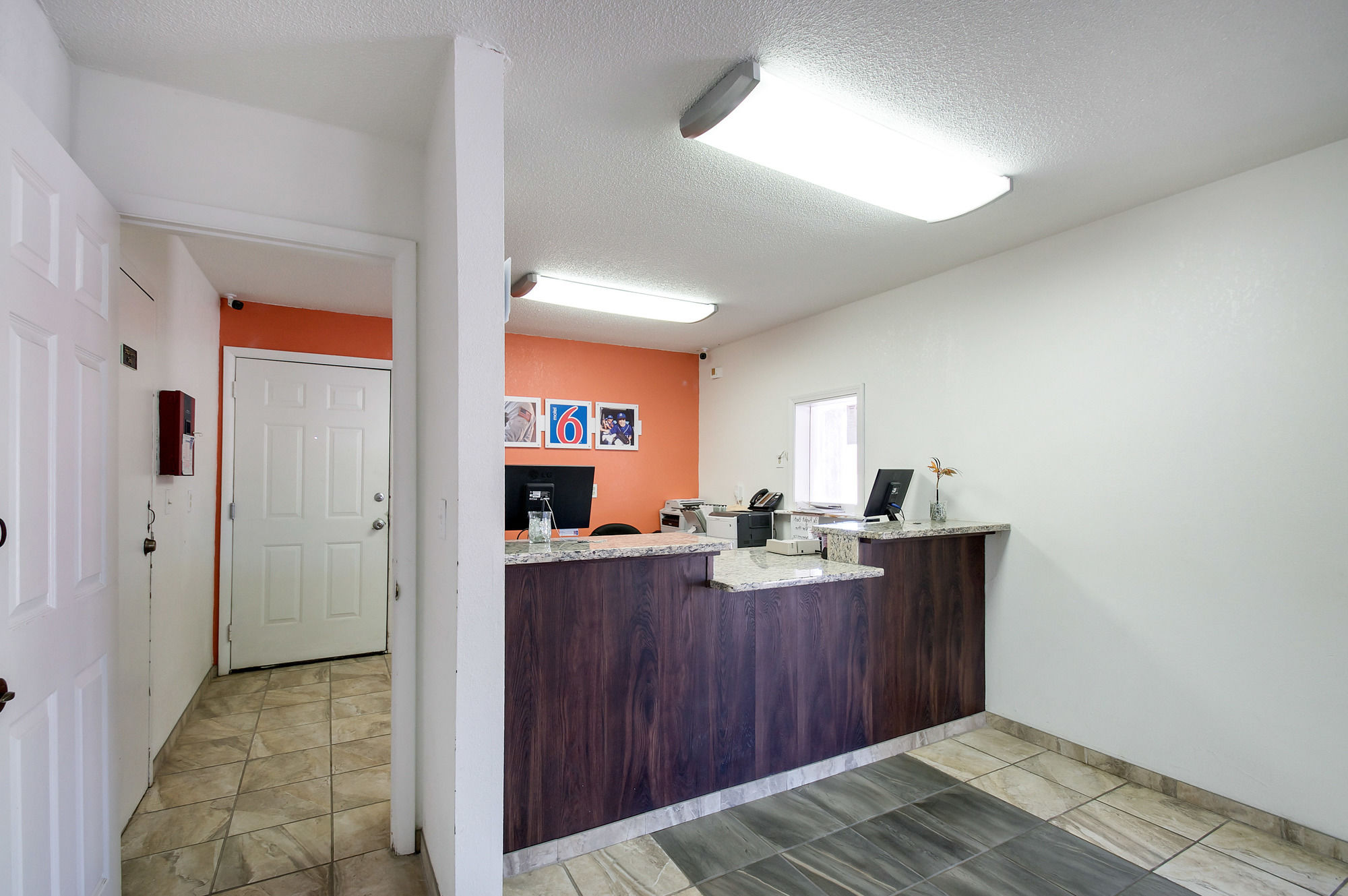 Motel 6 Charles Town