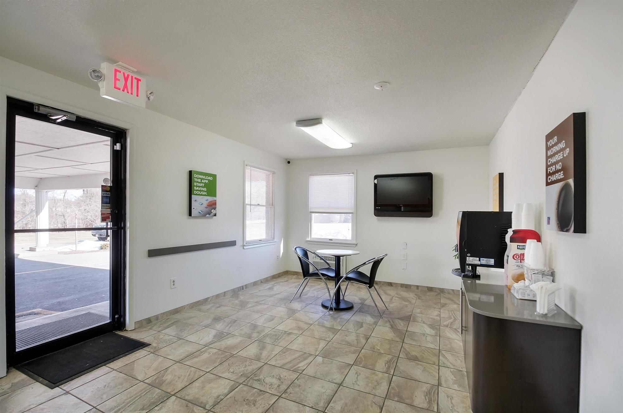 Motel 6 Charles Town