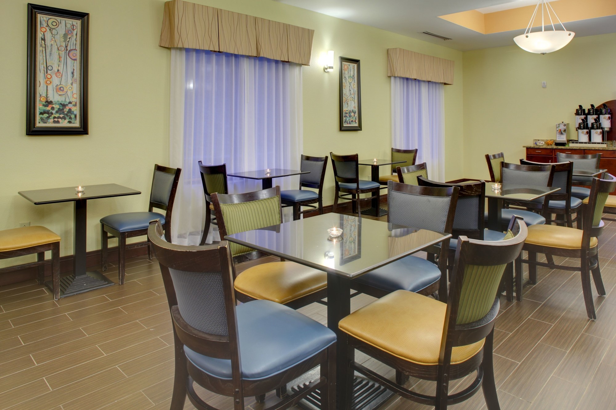 Holiday Inn Express Cross Lanes