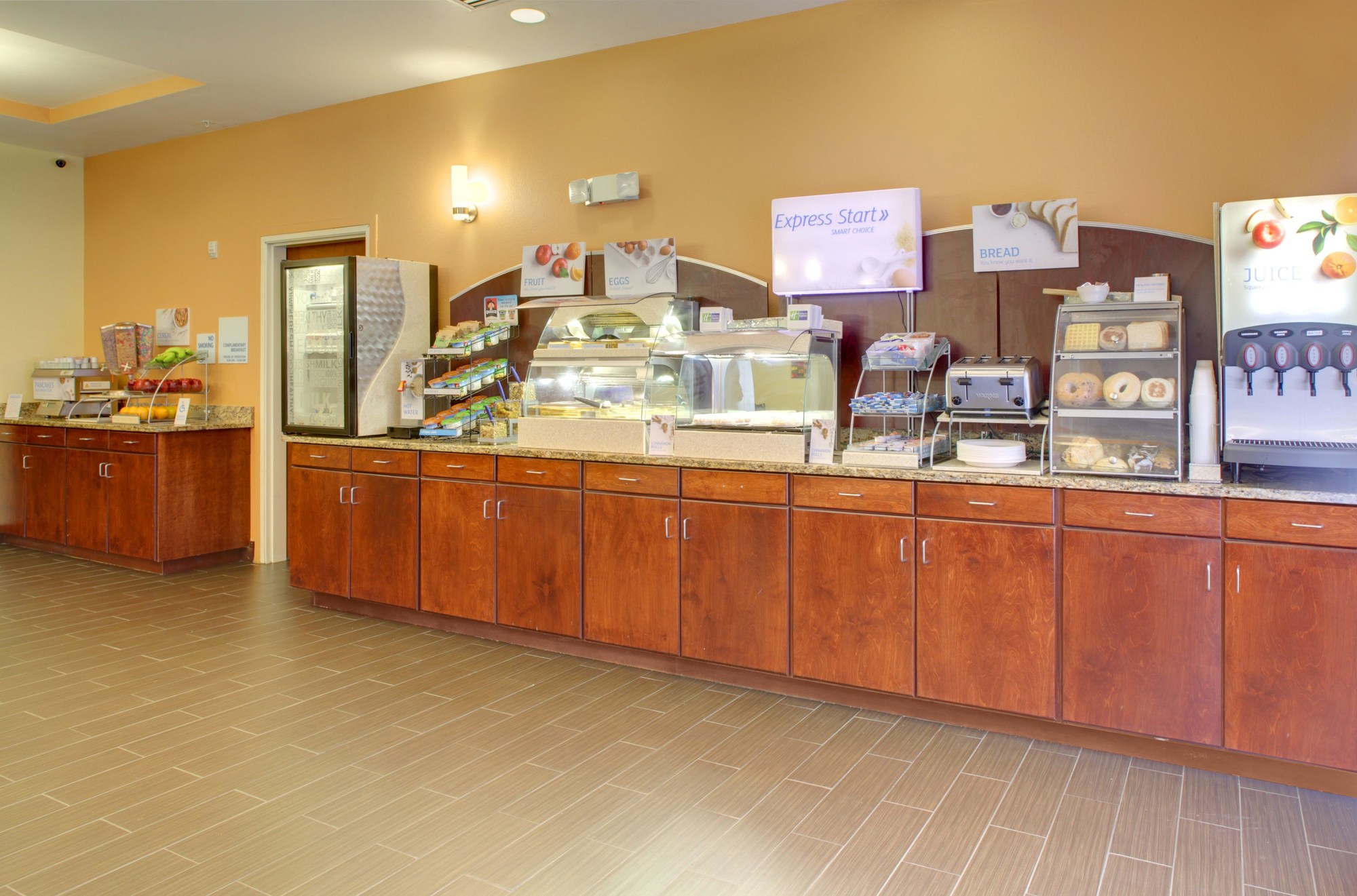 Holiday Inn Express Cross Lanes