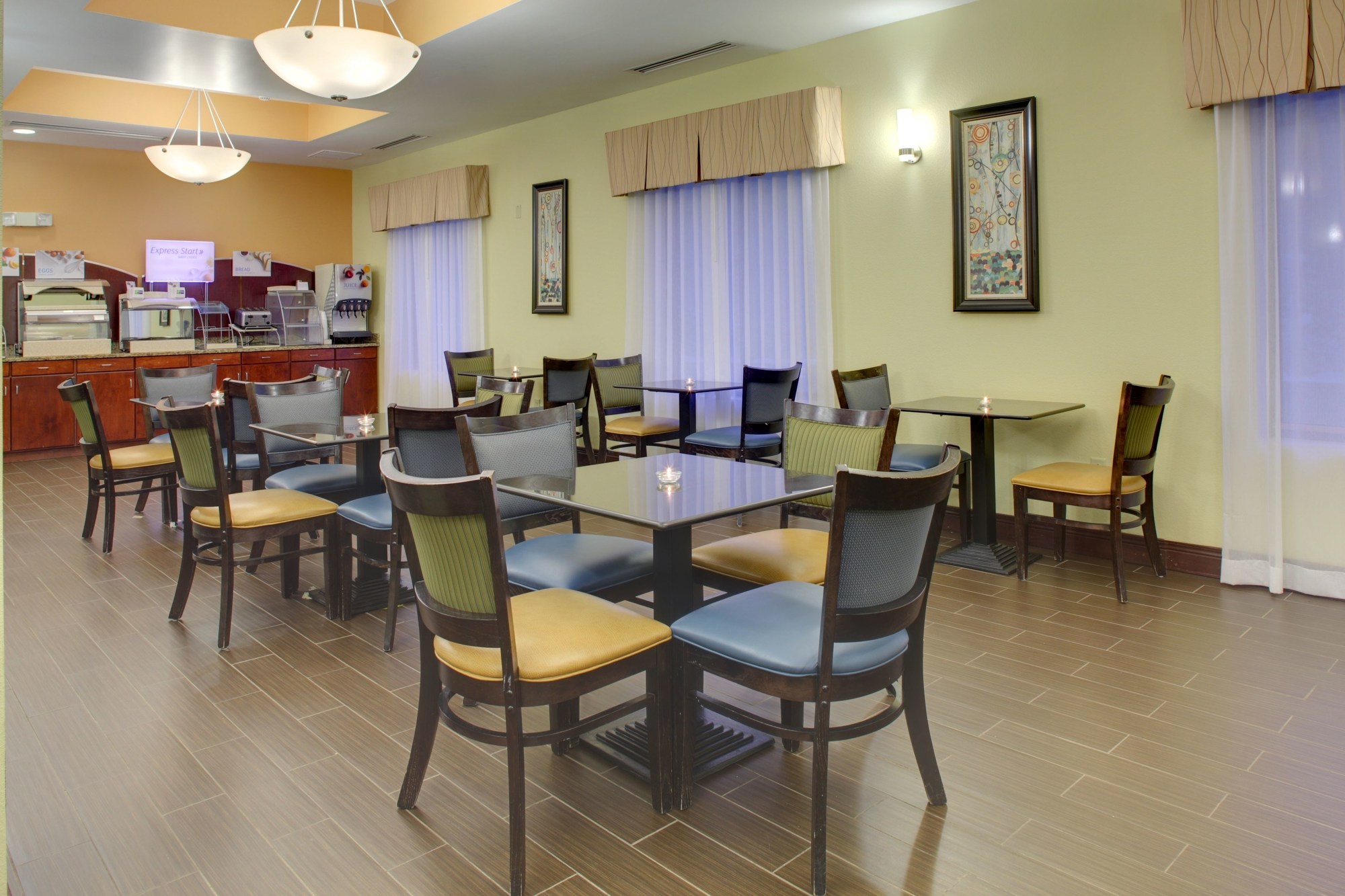 Holiday Inn Express Cross Lanes