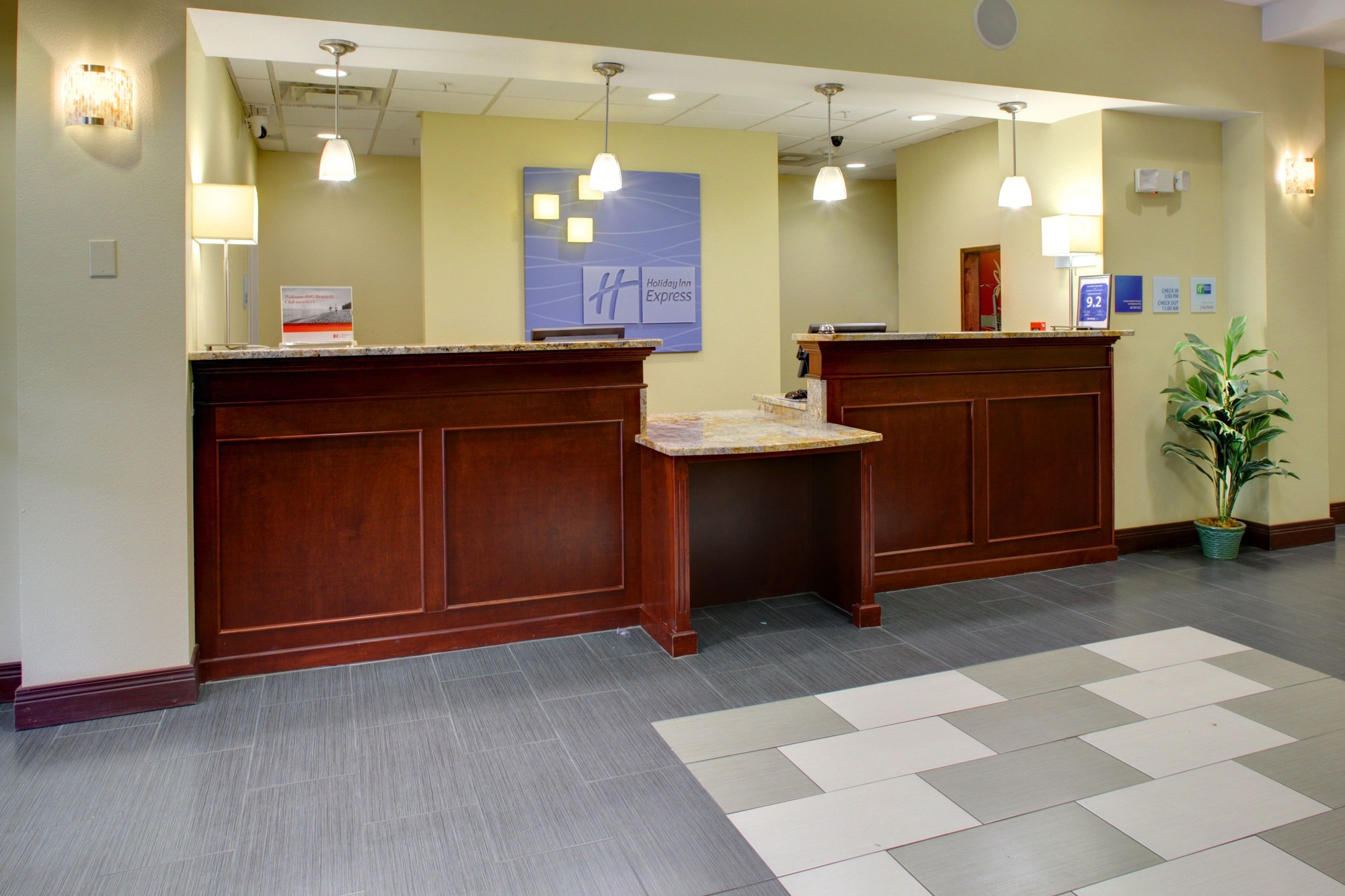 Holiday Inn Express Cross Lanes