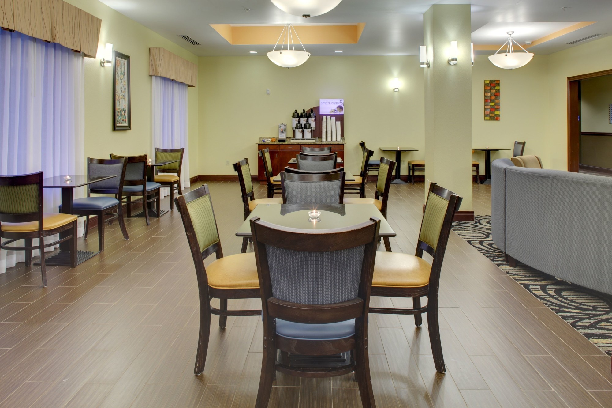 Holiday Inn Express Cross Lanes