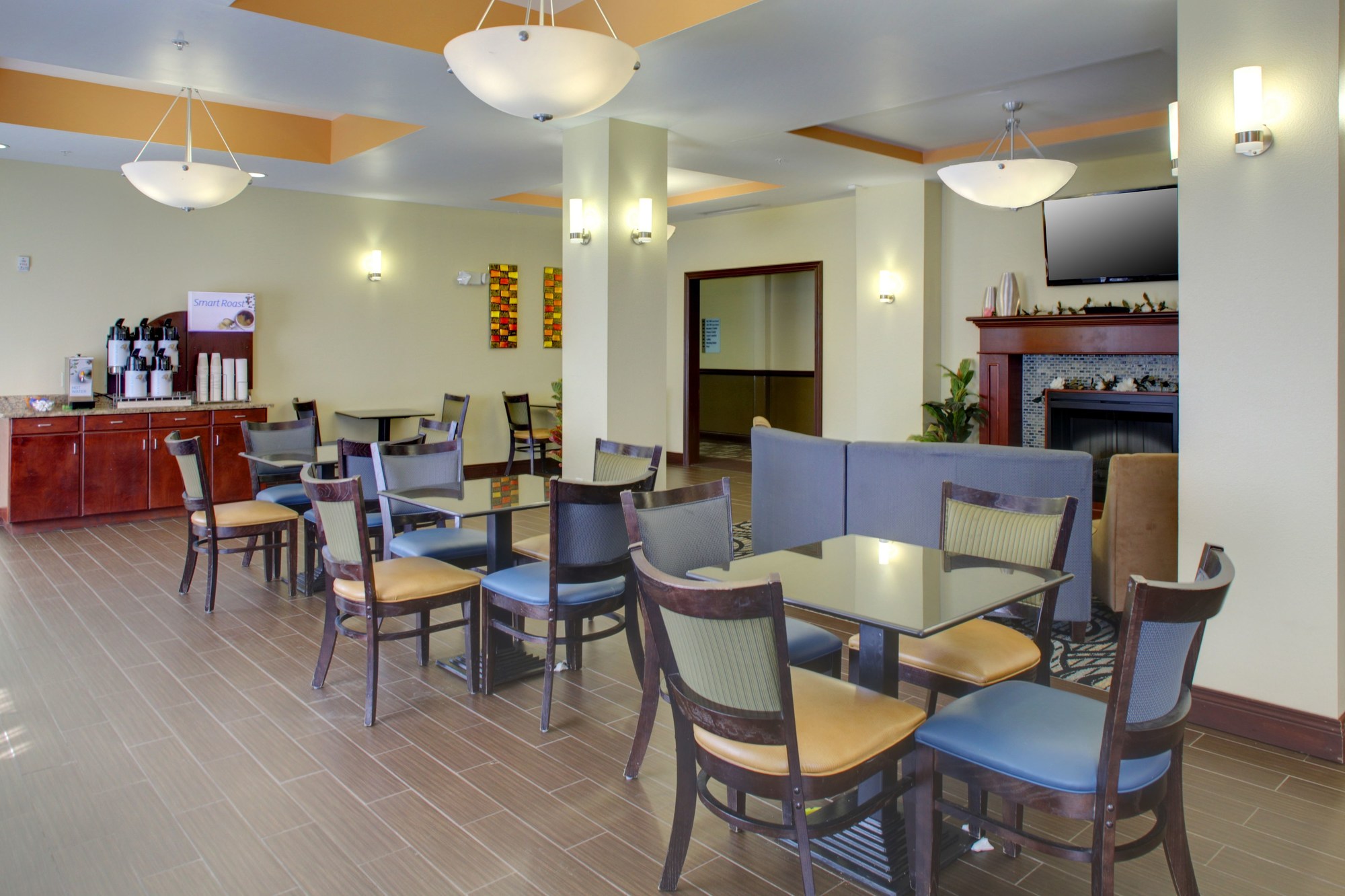 Holiday Inn Express Cross Lanes