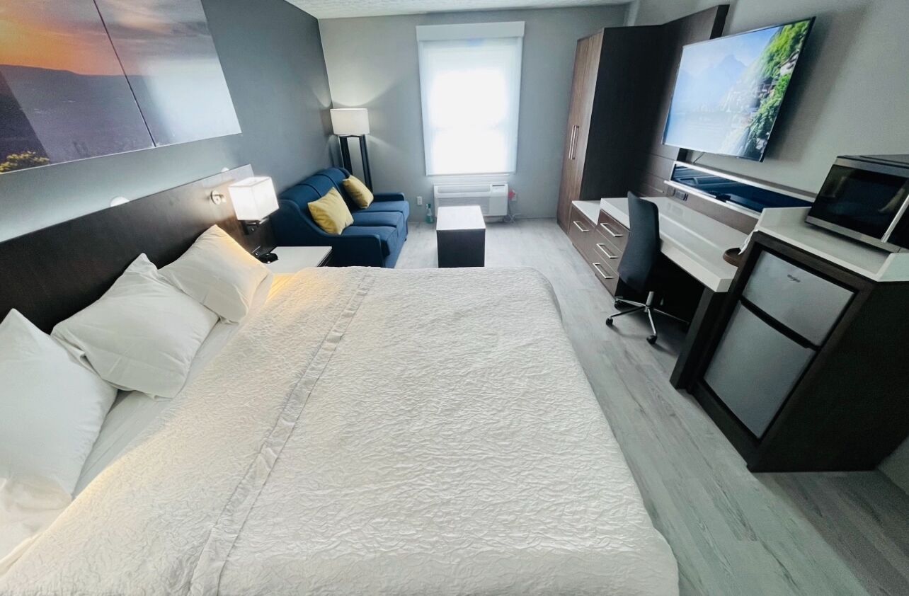 Luxor Inn & Suites, a Travelodge by Wyndham