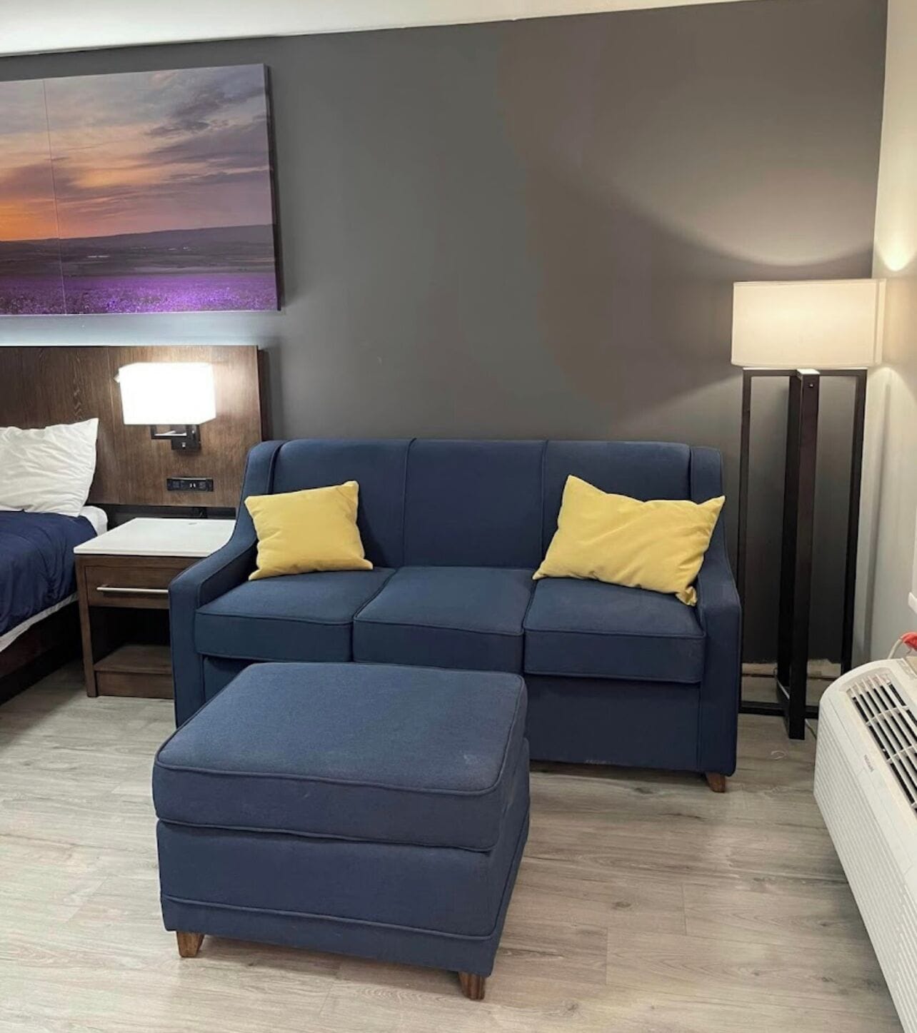 Luxor Inn & Suites, a Travelodge by Wyndham