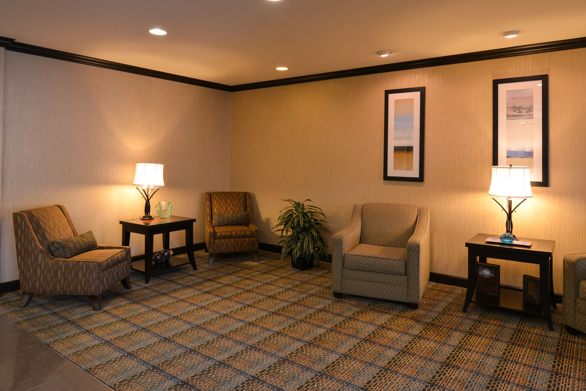 Holiday Inn Express Hotel & Suites Fairmont