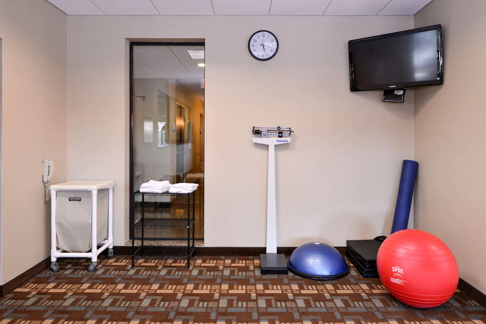 Holiday Inn Express Hotel & Suites Fairmont