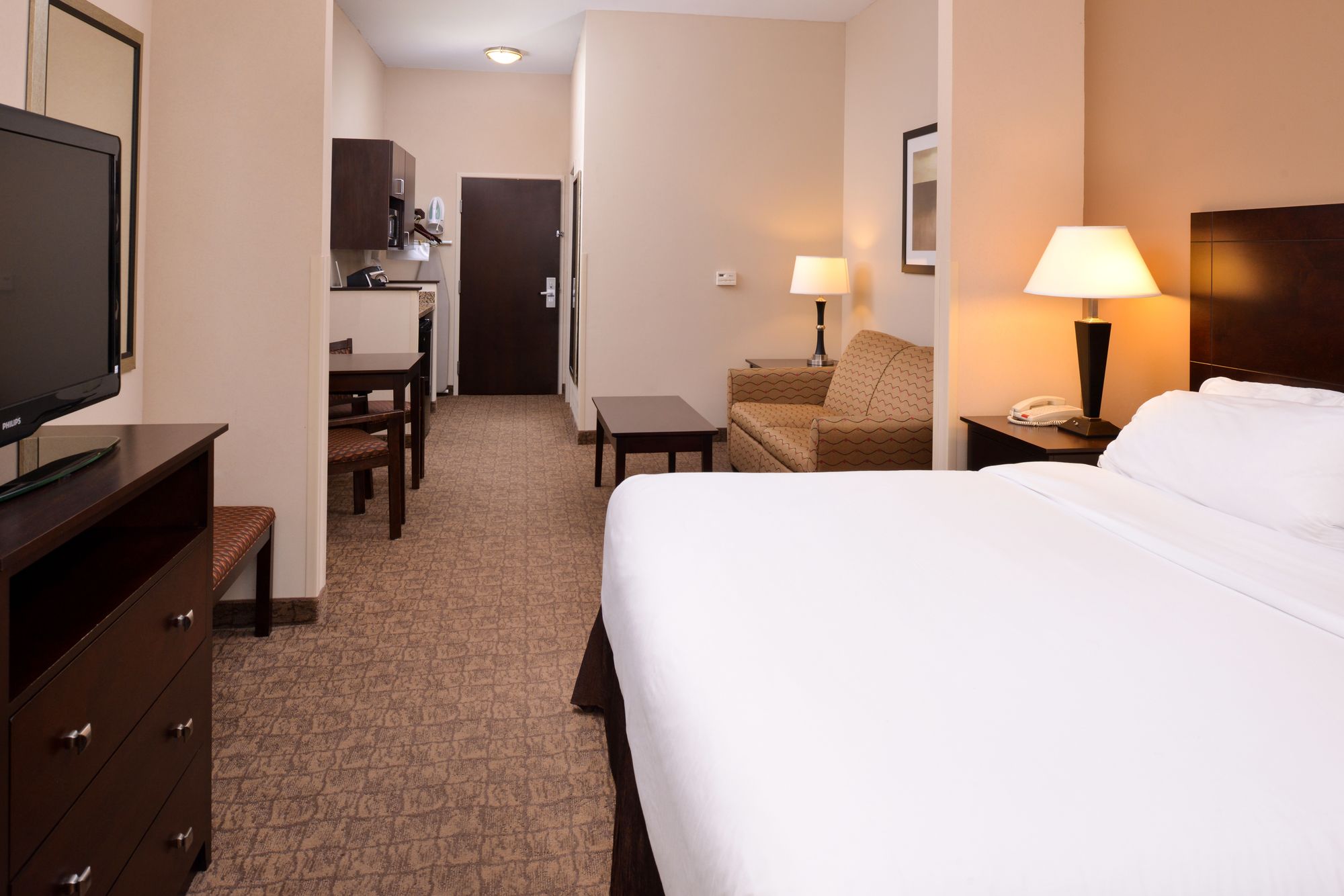Holiday Inn Express Hotel & Suites Fairmont