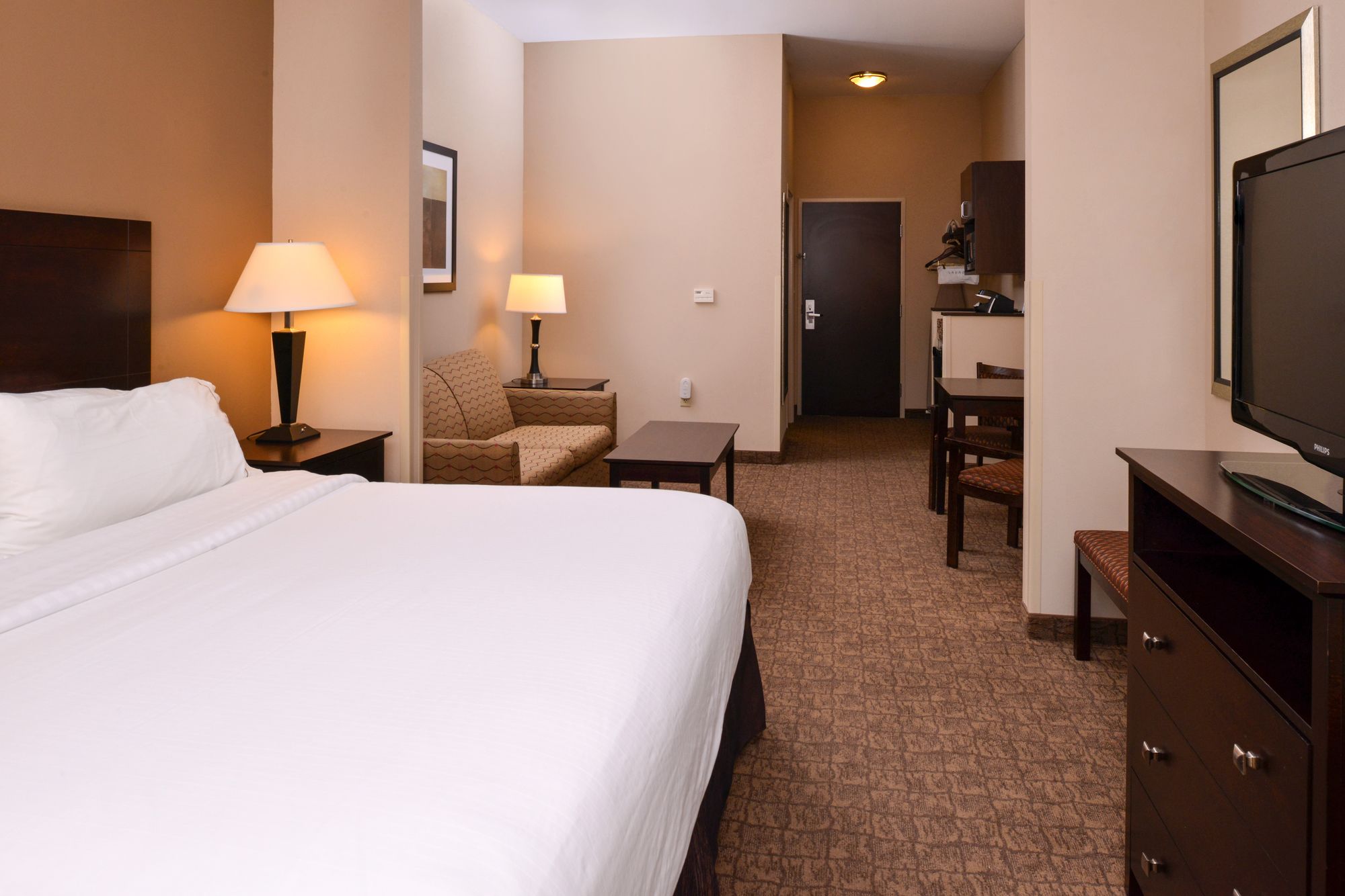 Holiday Inn Express Hotel & Suites Fairmont