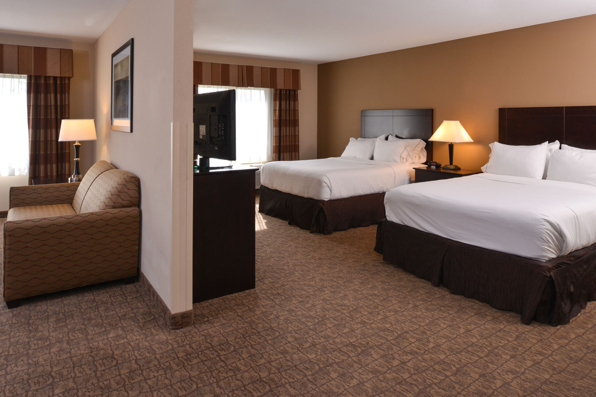 Holiday Inn Express Hotel & Suites Fairmont