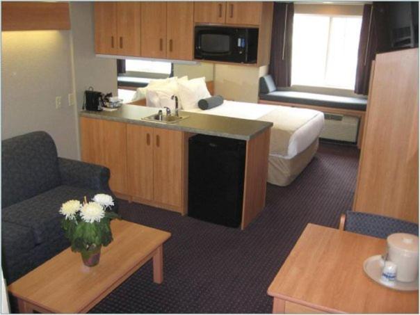 Microtel Inn & Suites by Wyndham Hazelton/Bruceton Mills