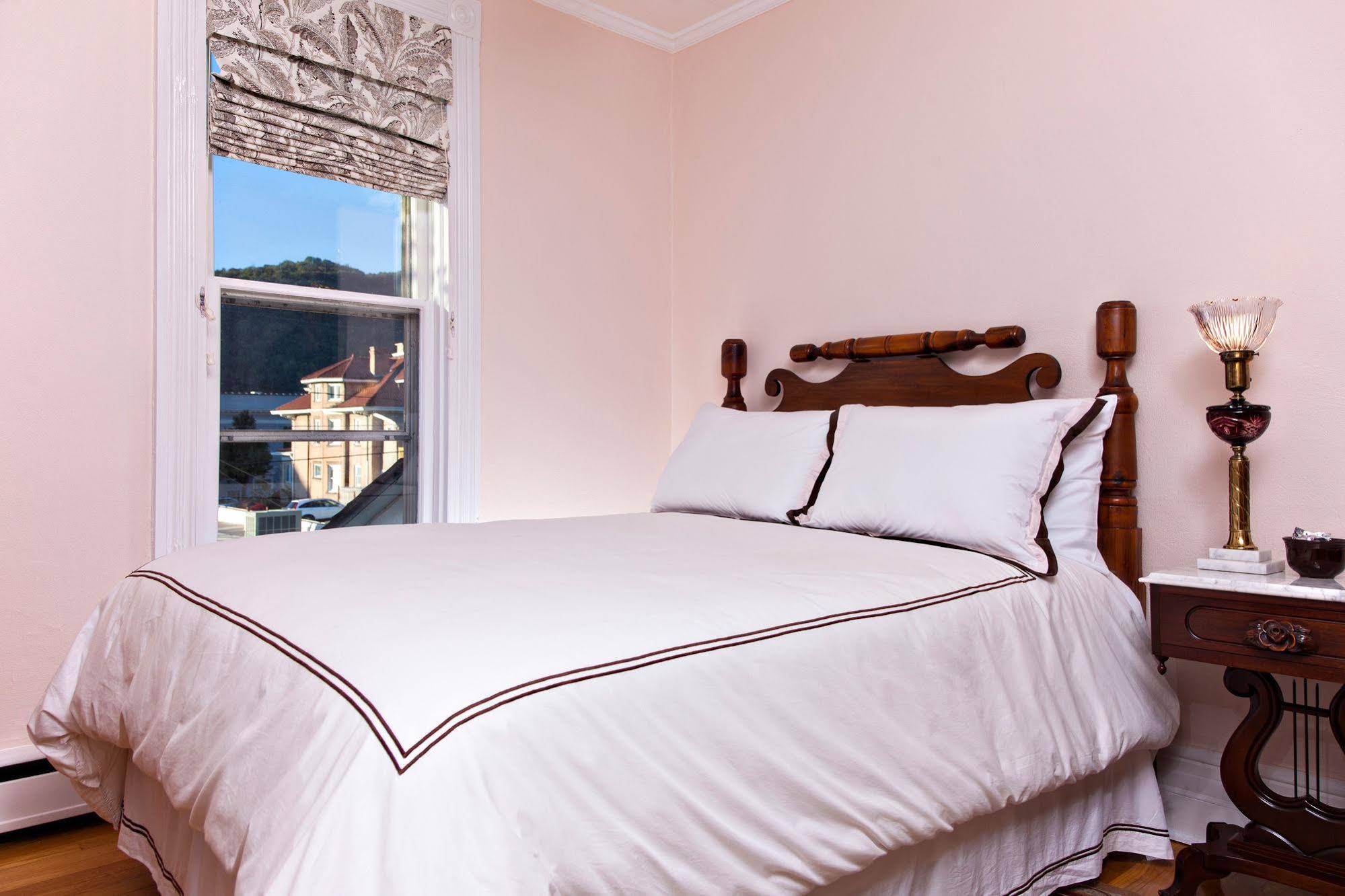 The Guest House Inn On Courthouse Square